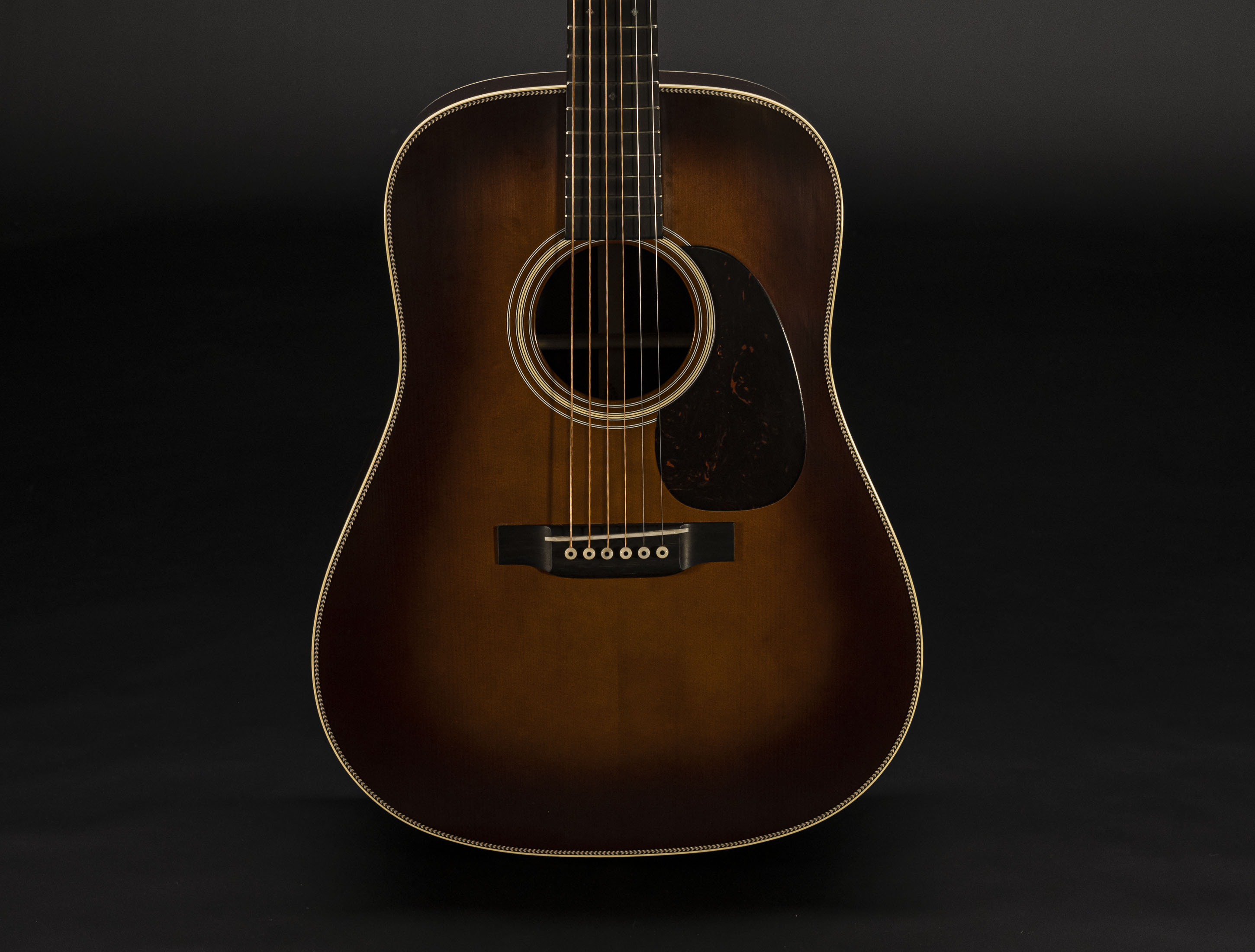 Martin Custom Shop Expert D-28 Authentic 1937 - Ambertone Burst Martin Custom Shop Expert D-28 Authentic 1937 - Ambertone Burst