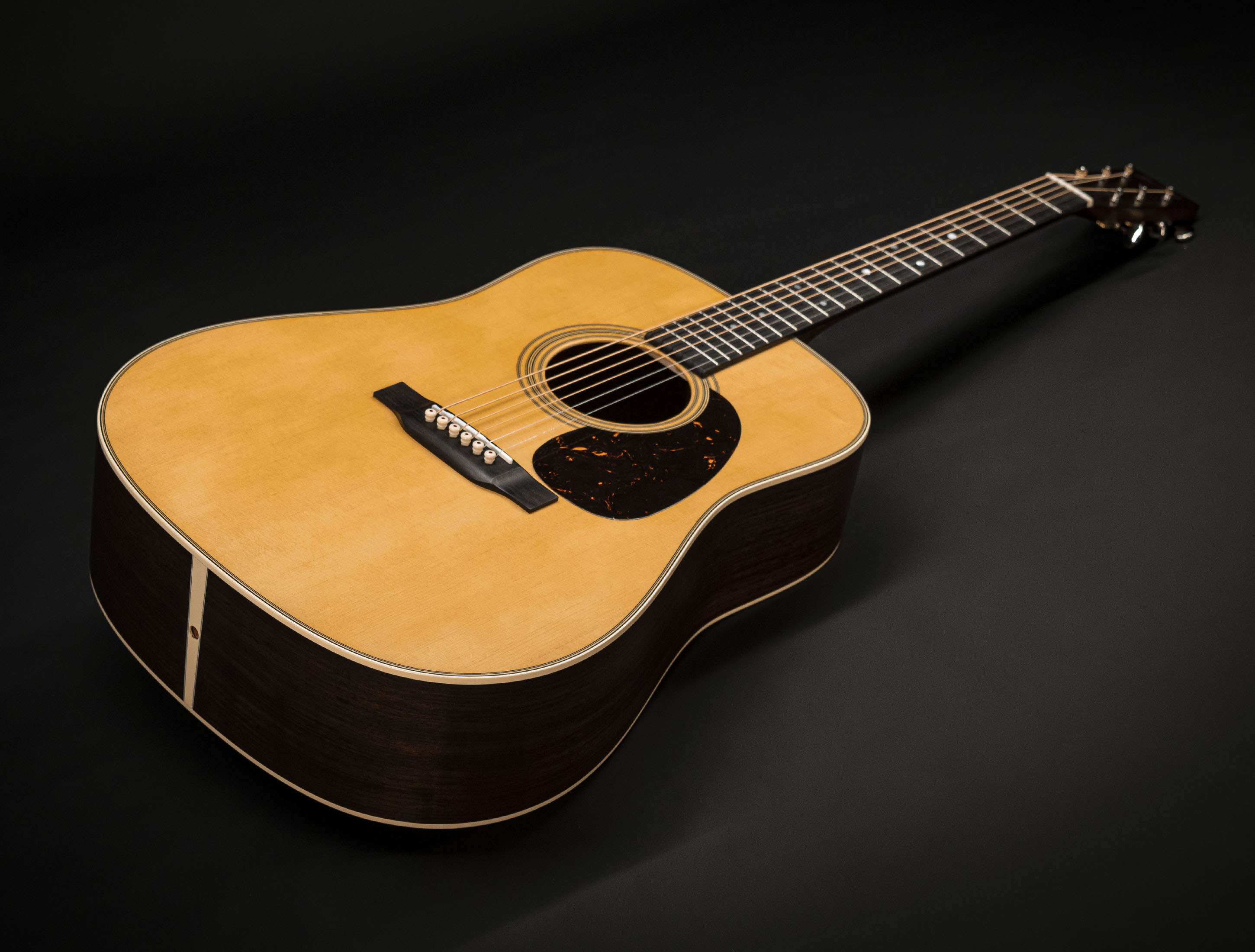 Show gallery (20 images) a135362 martin-d-28-satin-2023