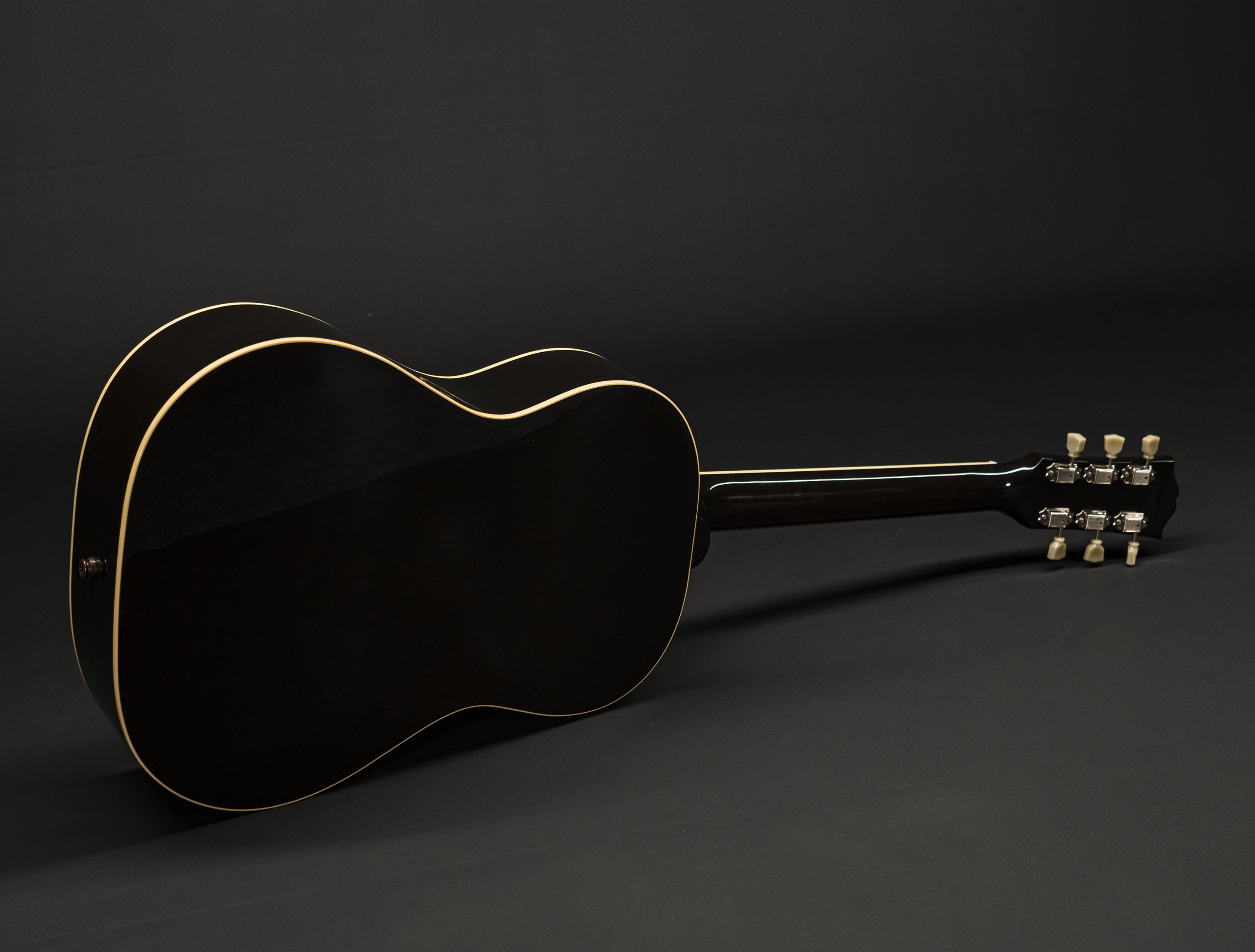 Show gallery (24 images) a119828gibson-nathaniel-rateliff-lg-2-western