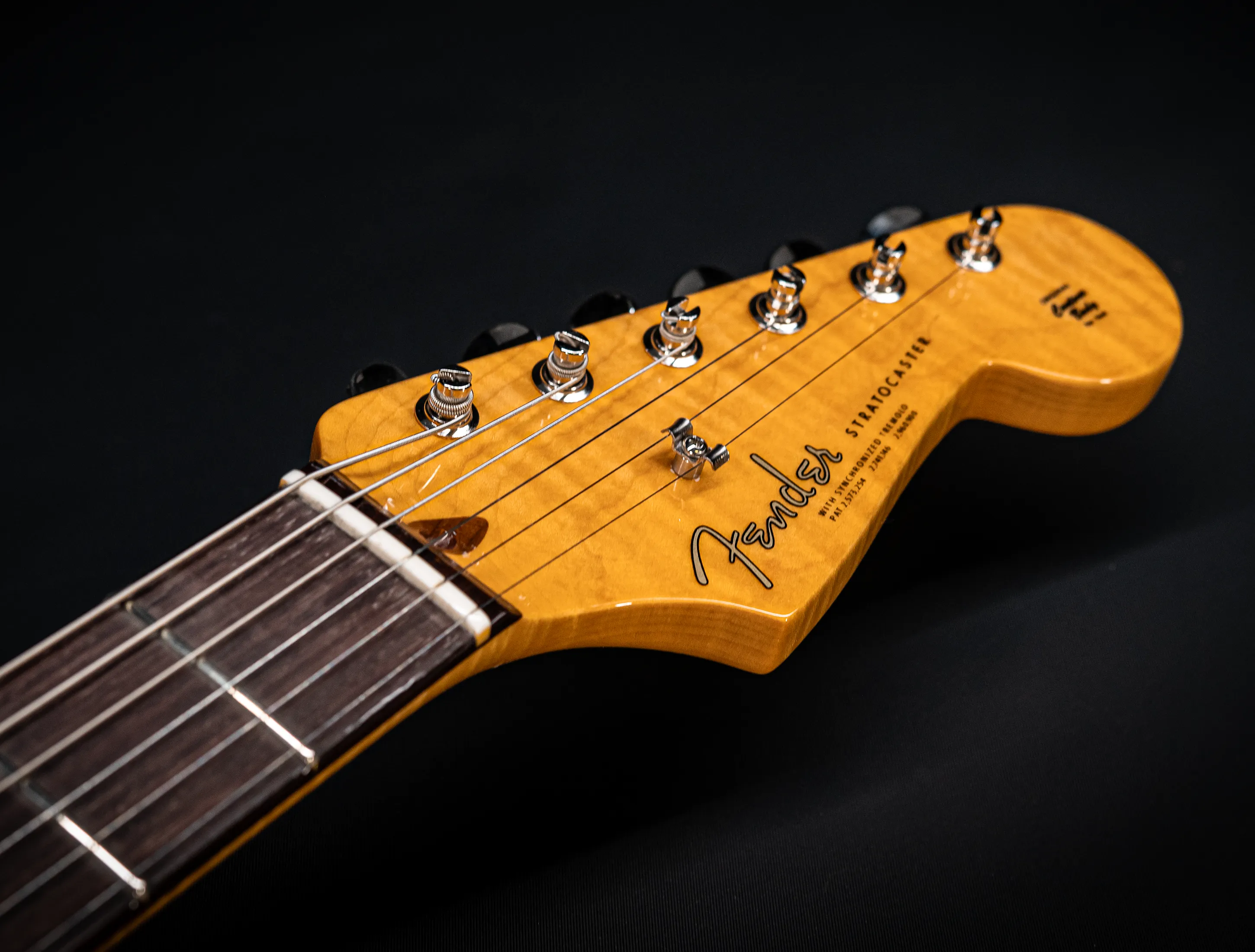 a175598-Fender-MBD-Limited-1963-Stratocaster-Timeless-NOS-flame-Neck-Sunburst-