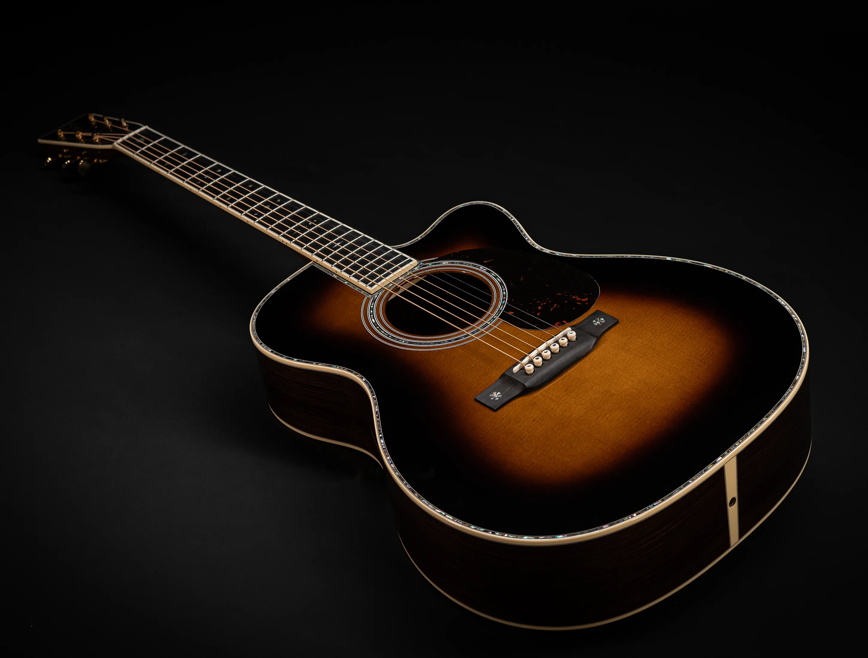 Show gallery (33 images) a162216 Martin 000-42C Custom Shop Golden Era Cutaway 1935 Sunburst