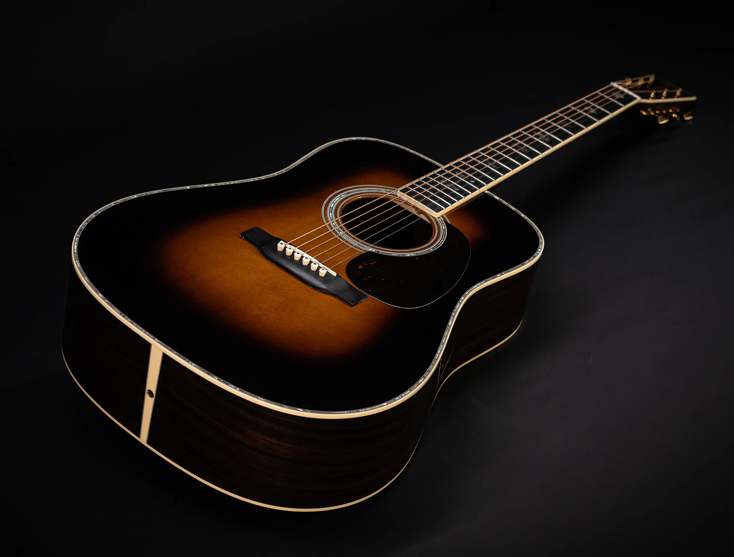 a172088 Martin D-41 (Reimagined) Sunburst Musikhaus-Hermann