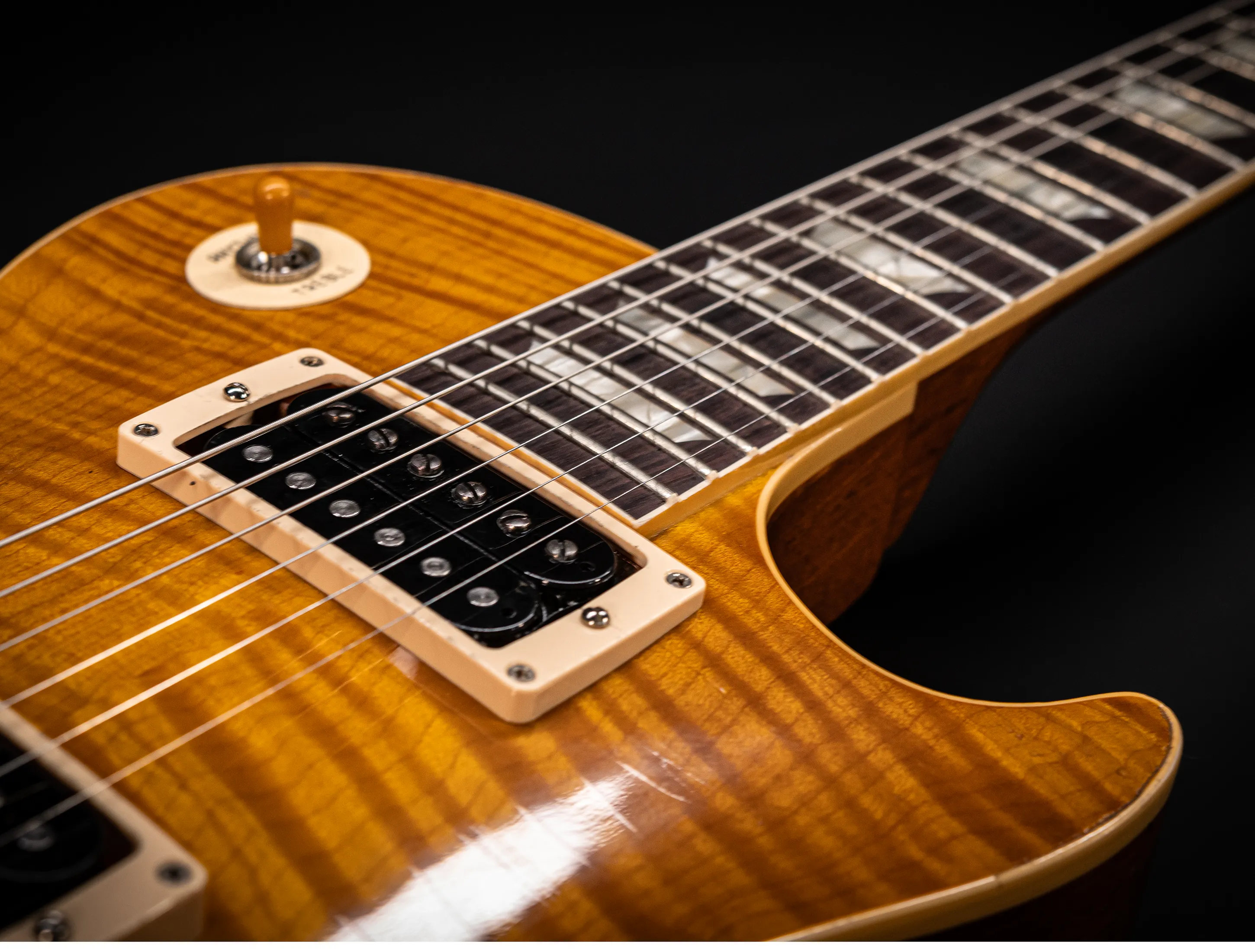 Show gallery (36 images) a163119 Gibson Les Paul 1959 Double Black Murphy LAB R9 Authentic Heavy Aged - Butterscotch