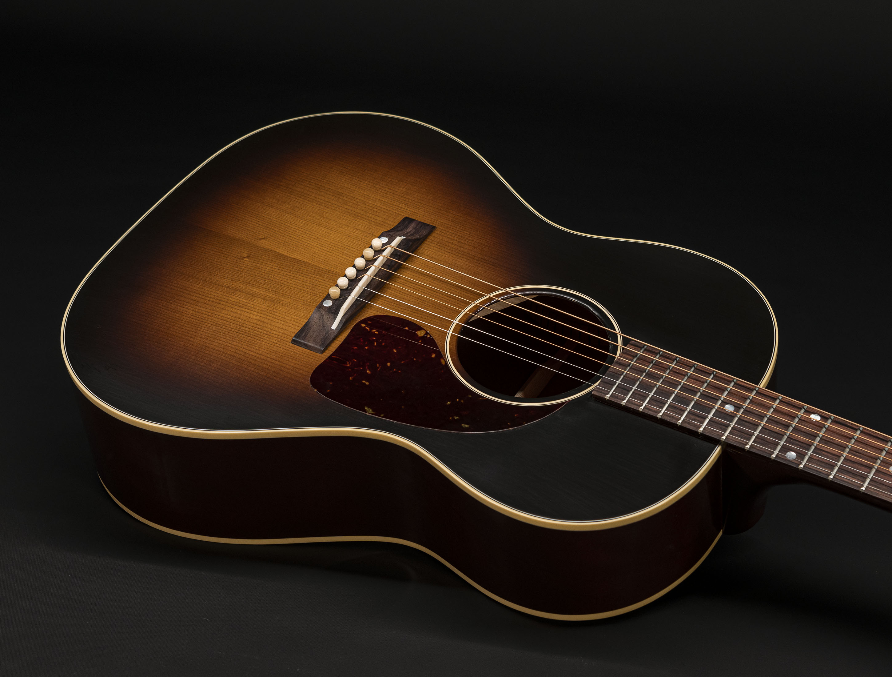Show gallery (24 images) a133377 gibson-lg-2-1942-banner-vintage-sunburst