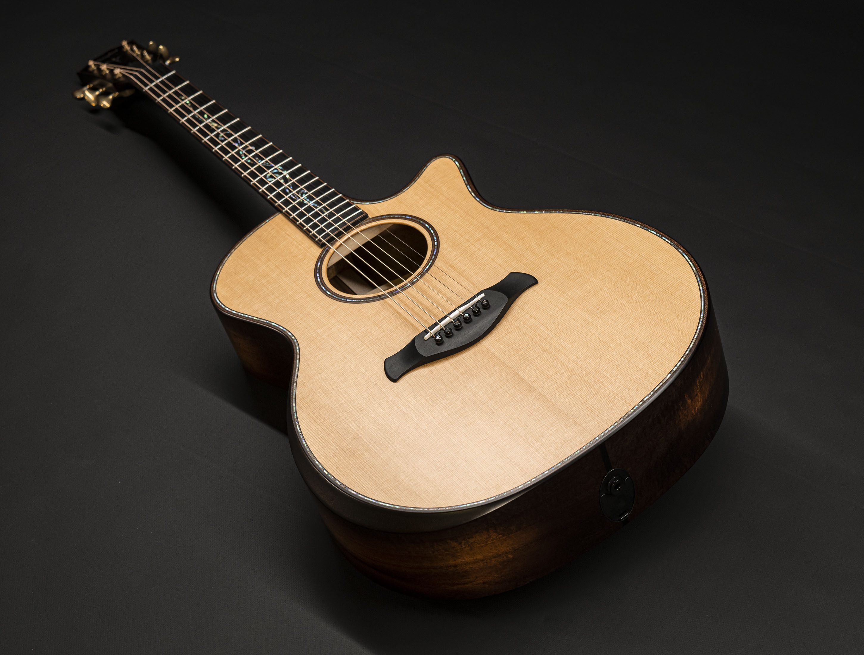 Galerie anzeigen (25 Bilder) a116926-taylor-builders-edition-k14ce-be-koa