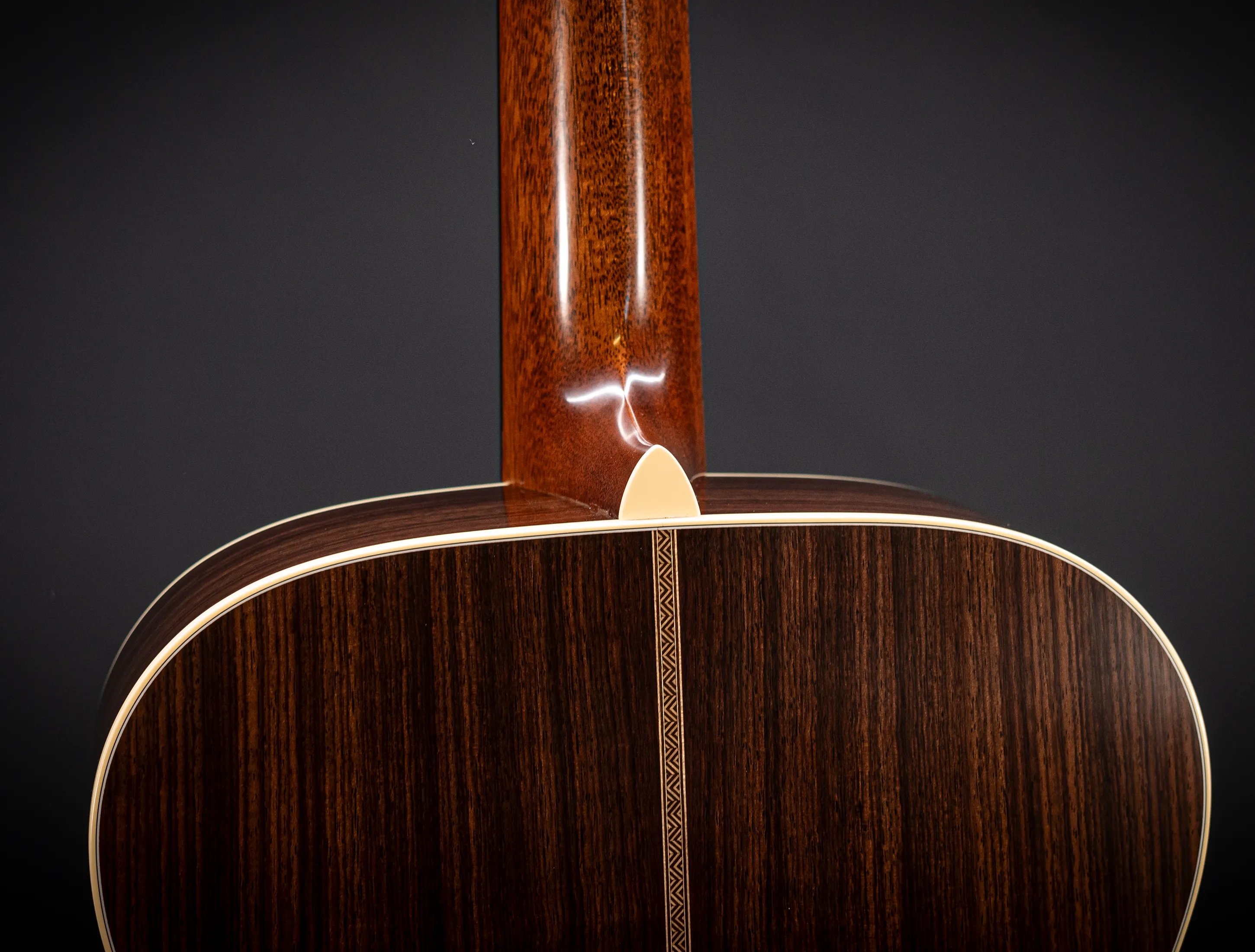 Galerie anzeigen (30 Bilder) a170596 Martin Custom Shop 000-28 Authentic 1937 - Ambertone Burst