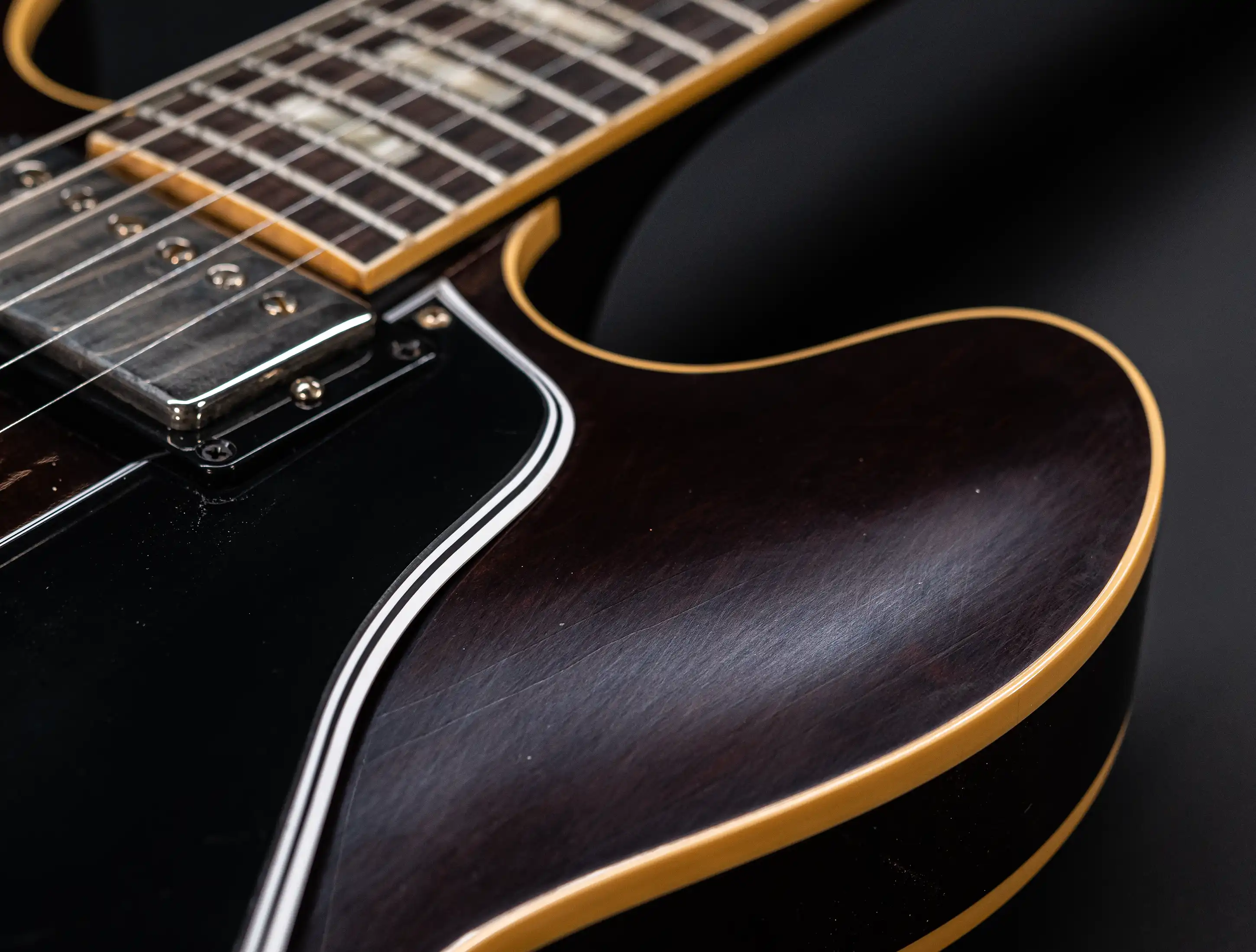 Galerie anzeigen (29 Bilder) a154454 Gibson-ES-335-1964-Custom-Shop-Murphy-Lab-Light-Aged-Figured-Maple-Antique-Walnut-Stain