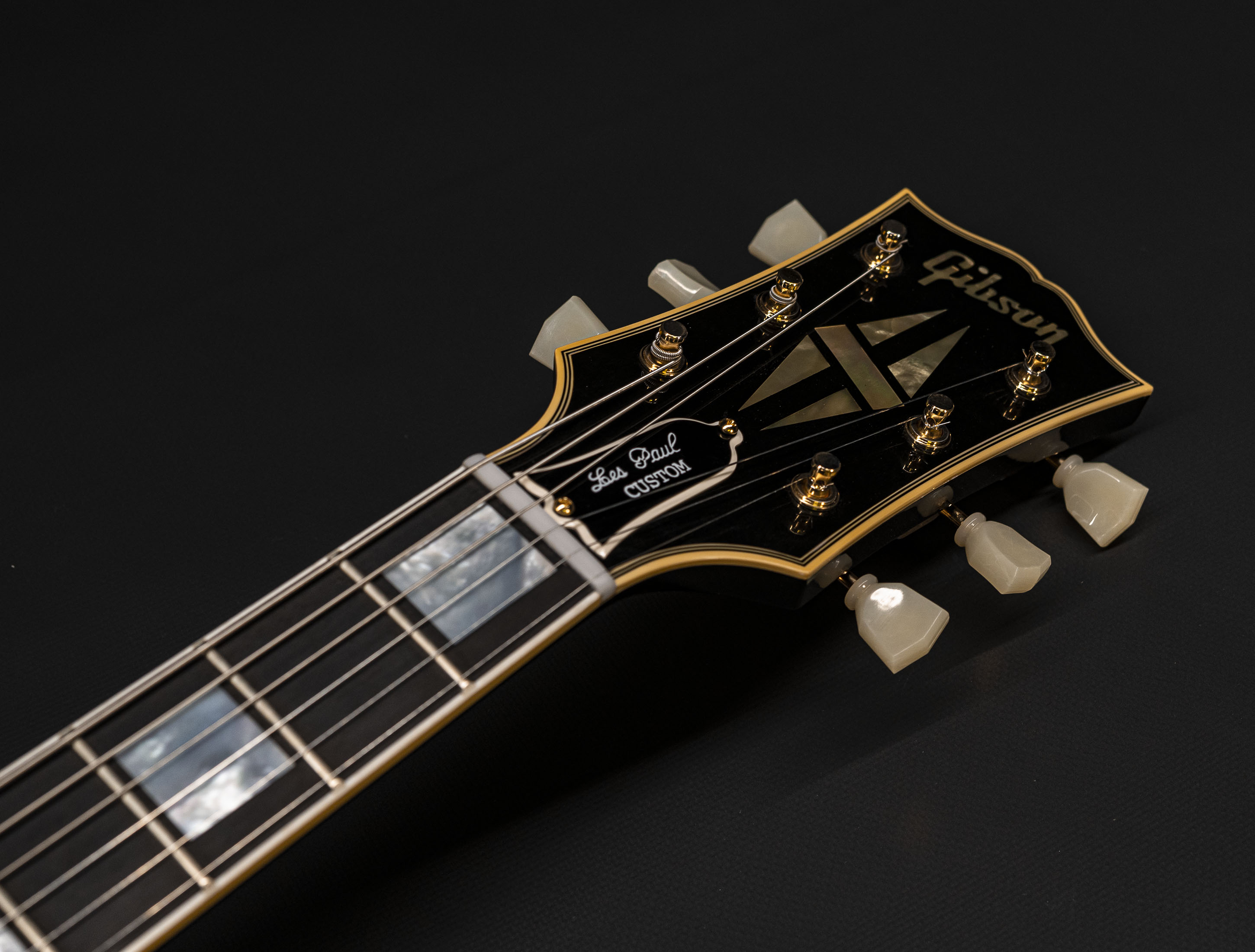 Galerie anzeigen (26 Bilder) a115969-gibson-les-paul-custom-1957-reissue-3-pickup-vos-ebony