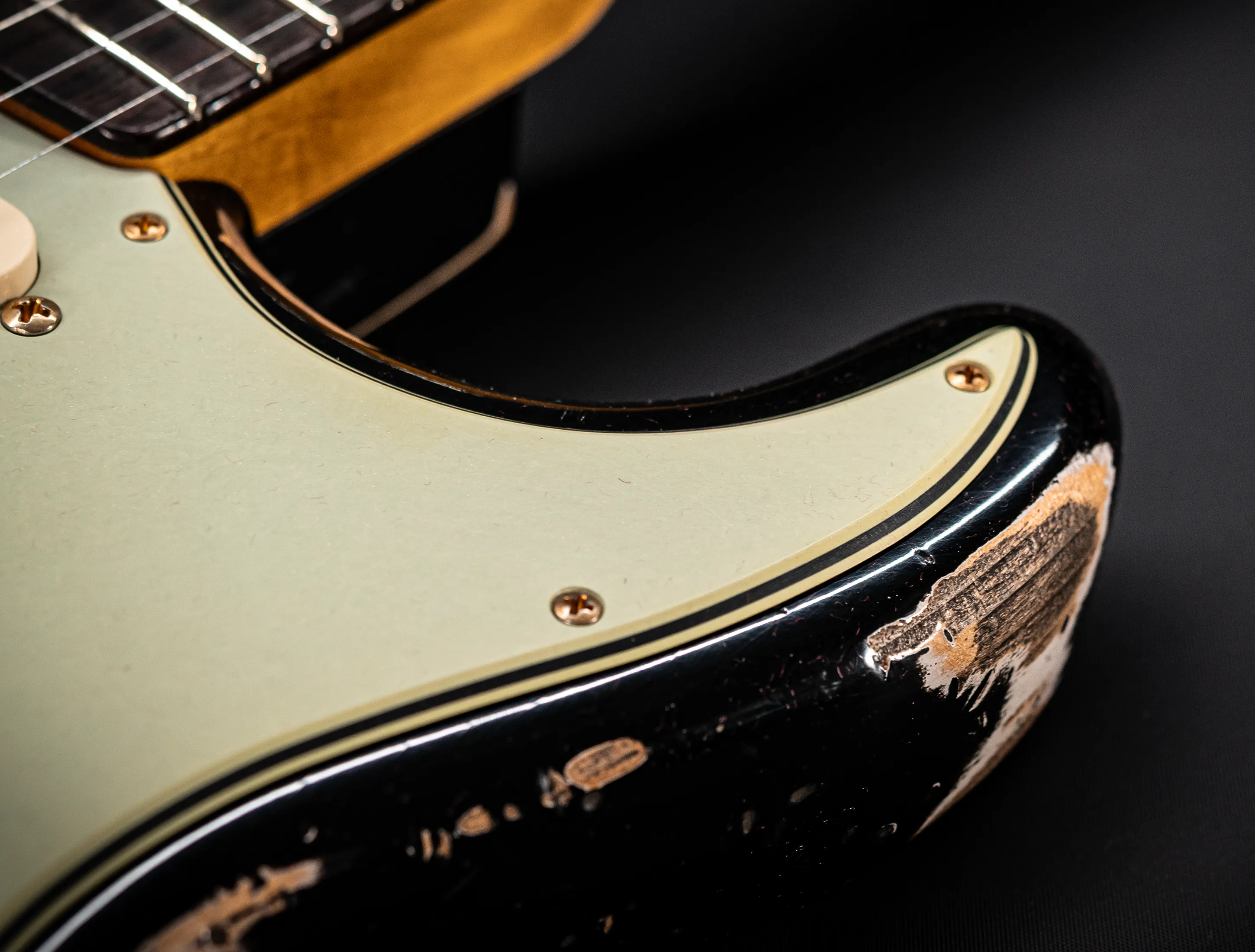 Fender MBD 1963 Stratocaster Super Heavy Relic Black - Gold Hardware