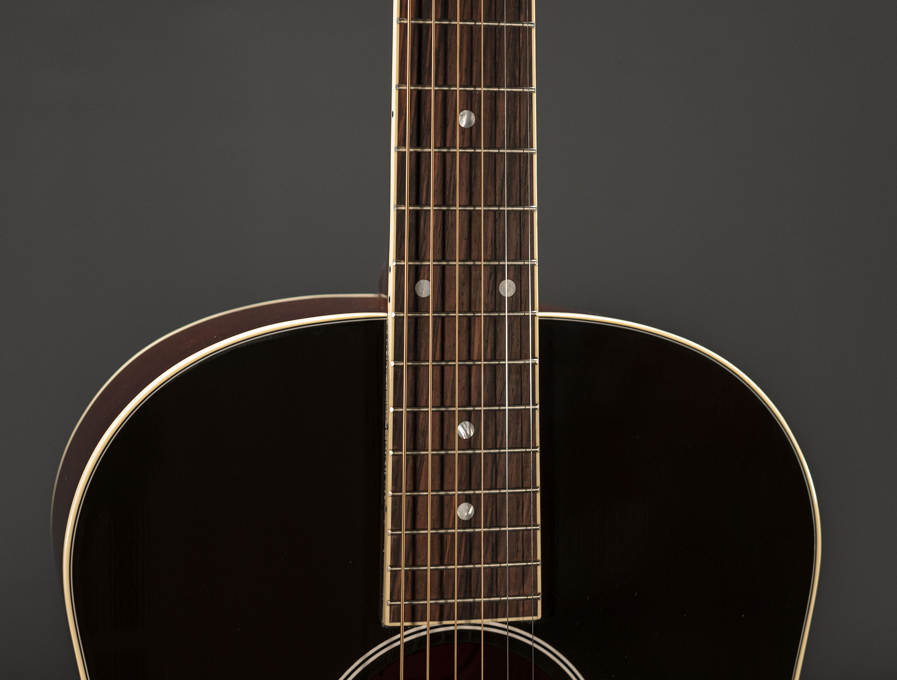 Galerie anzeigen (27 Bilder) a130258-gibson-keb-mo-3-0-j-45-12-fret
