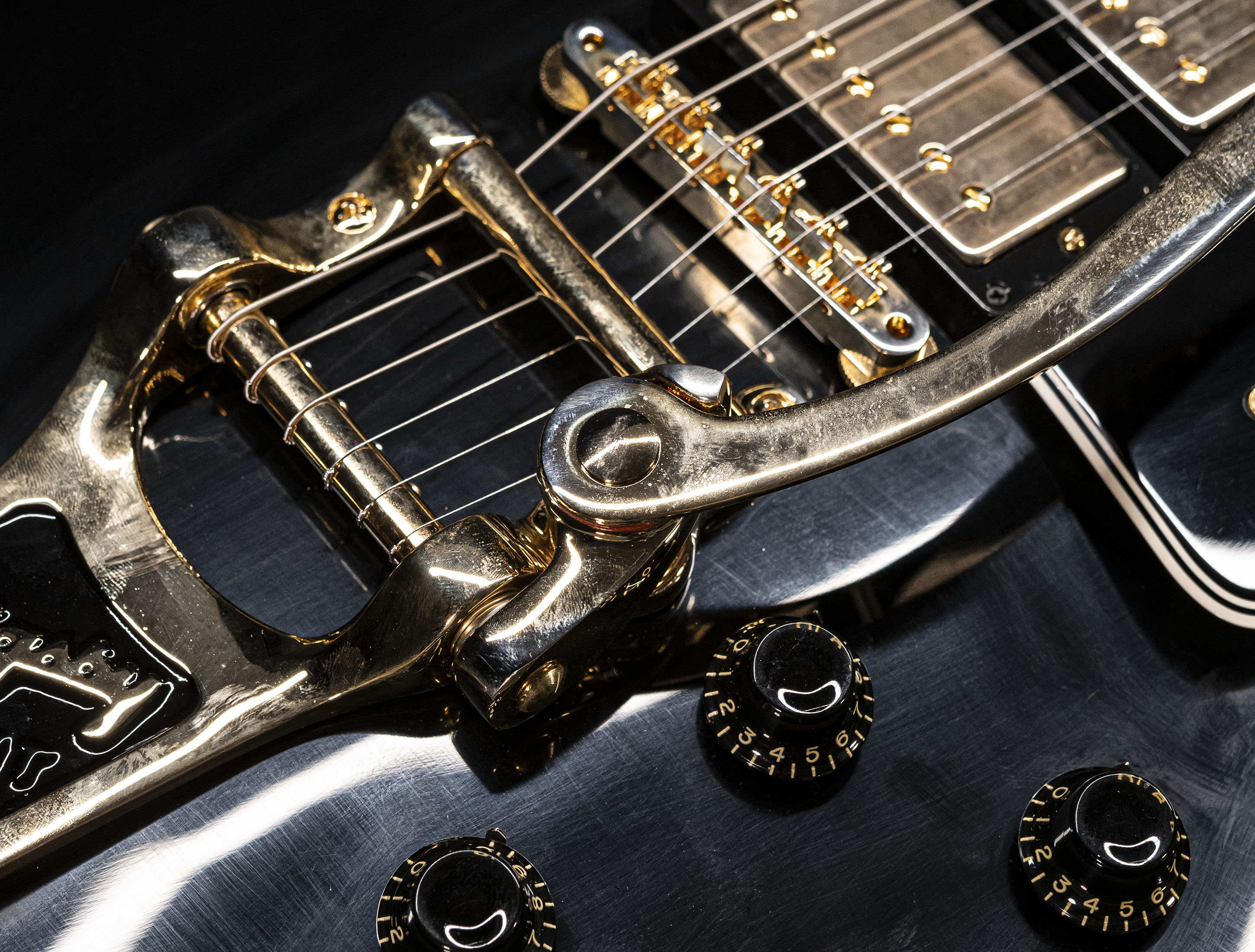 Galerie anzeigen (26 Bilder) a120209 gibson-les-paul-custom-1957-reissue-3-pickup-bigsby-vos-ebony