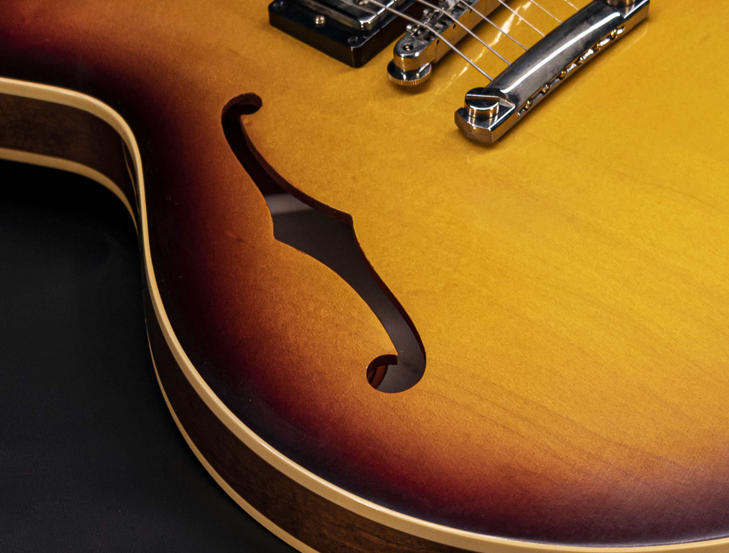 Galerie anzeigen (18 Bilder) a110476 gibson-es-335-1961-custom-shop-historic-reissue-vintage-burst