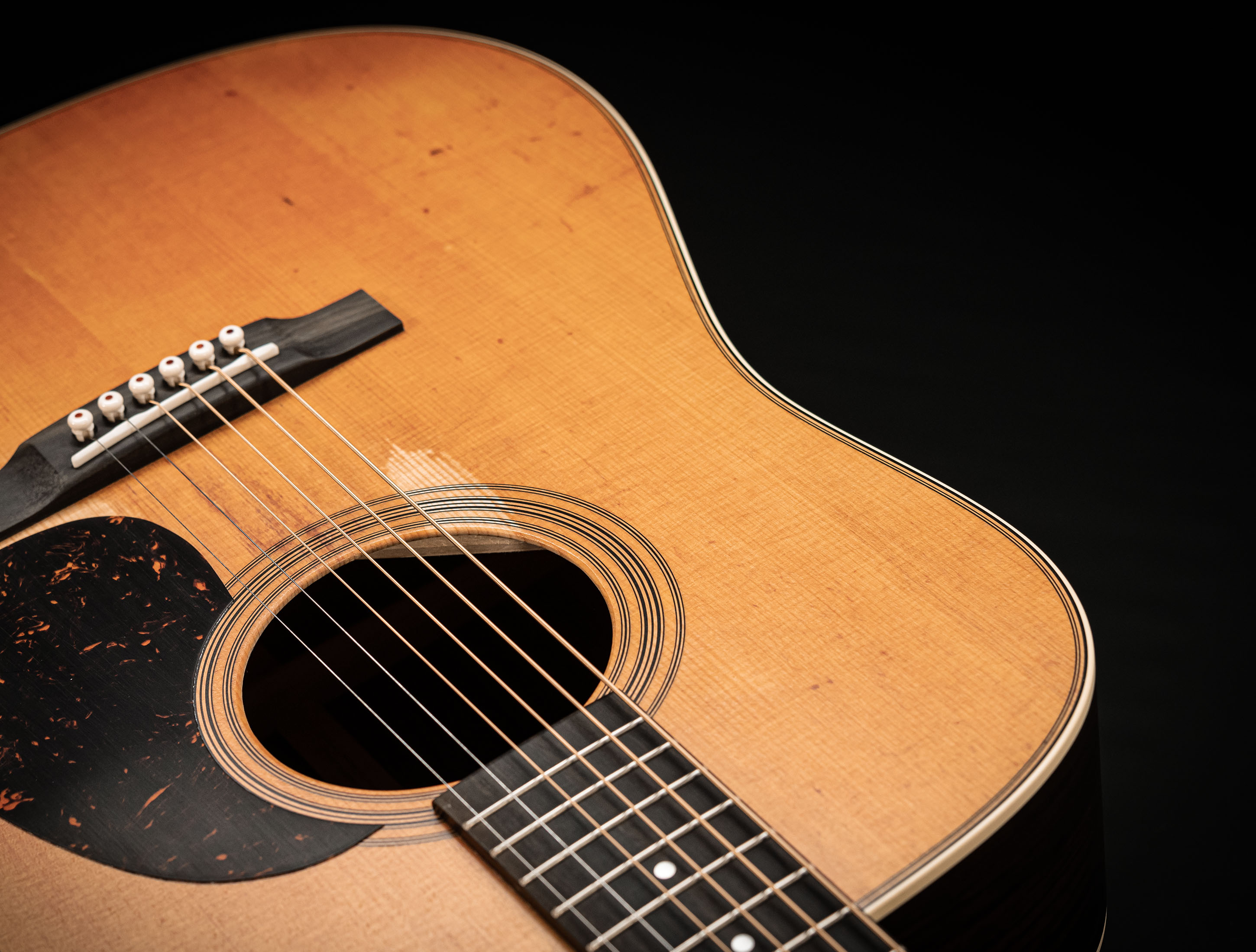 Show gallery (26 images) a153398-Martin-D-28-StreetLegend-musikhaus-hermann