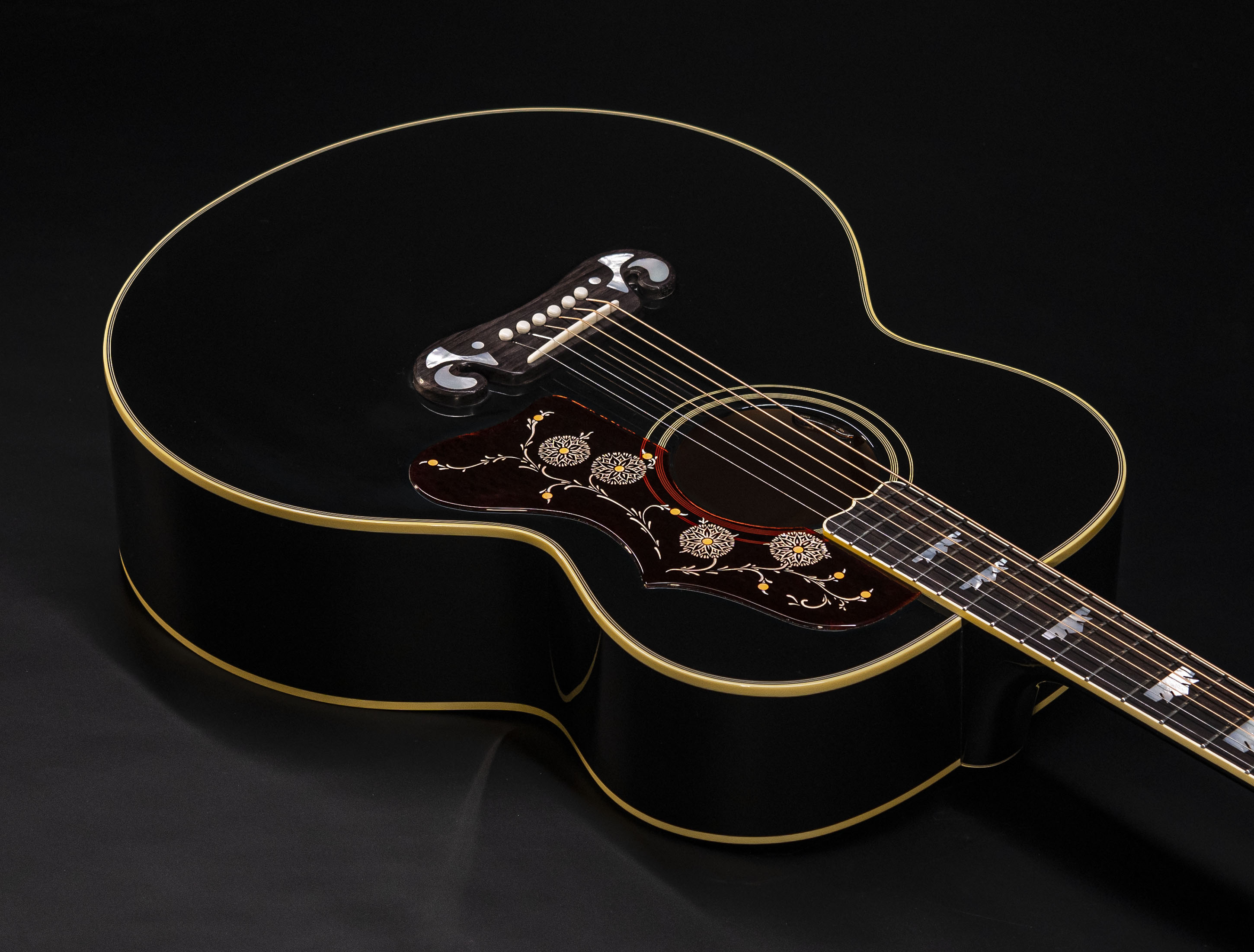 Show gallery (22 images) a110396 gibson-elvis-sj-200-signature-the-king-of-rock-and-roll-ebony