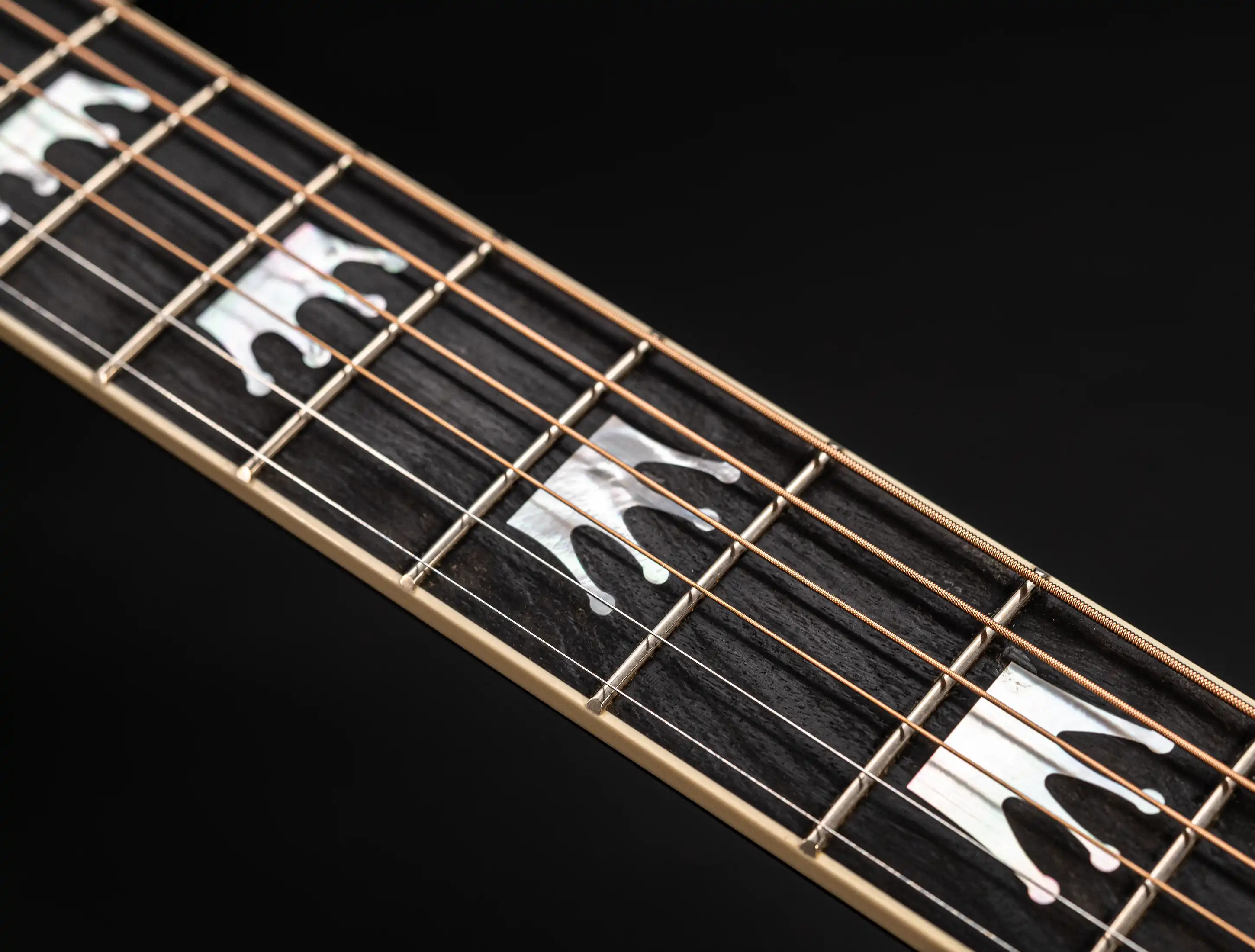 Show gallery (26 images) a154130 Gibson-SJ-200-King-Crown-of-Rock-and-Roll-Custom-Shop