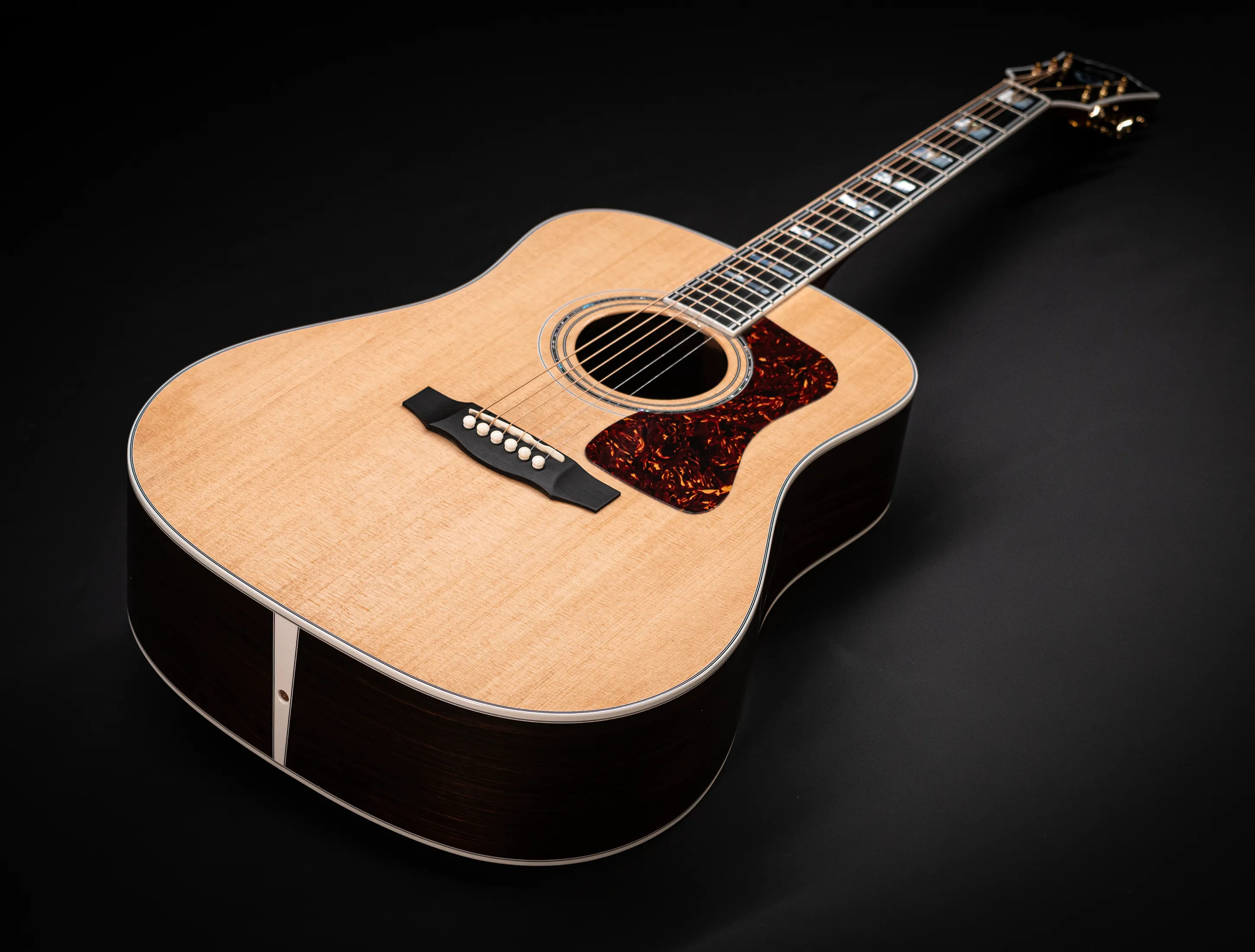 Show gallery (28 images) a156722 Guild D-55 Natural USA