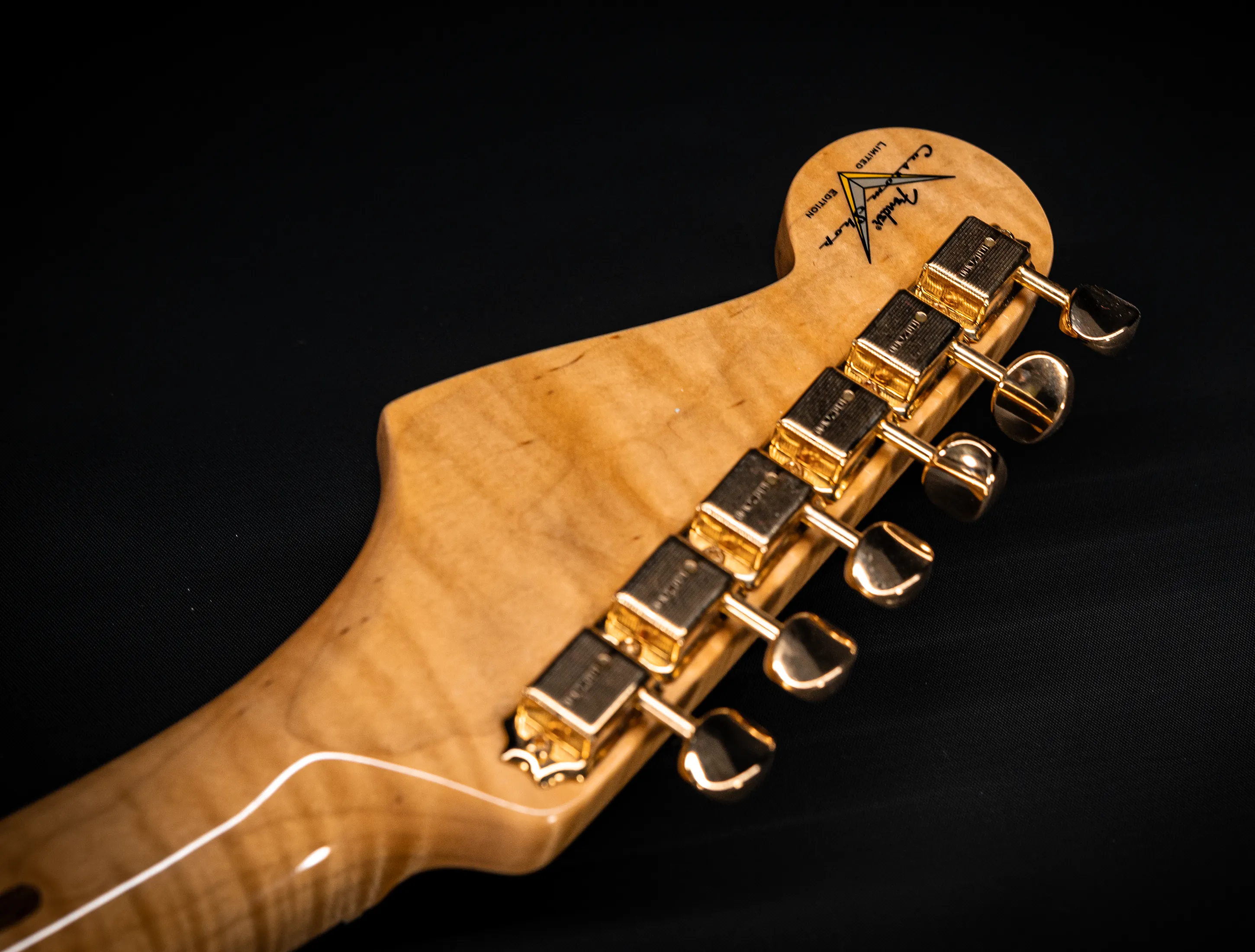 Fender 70th Anniversary Limited Stratocaster NOS Mastergrade Flame AAAA Neck - Aztec Gold