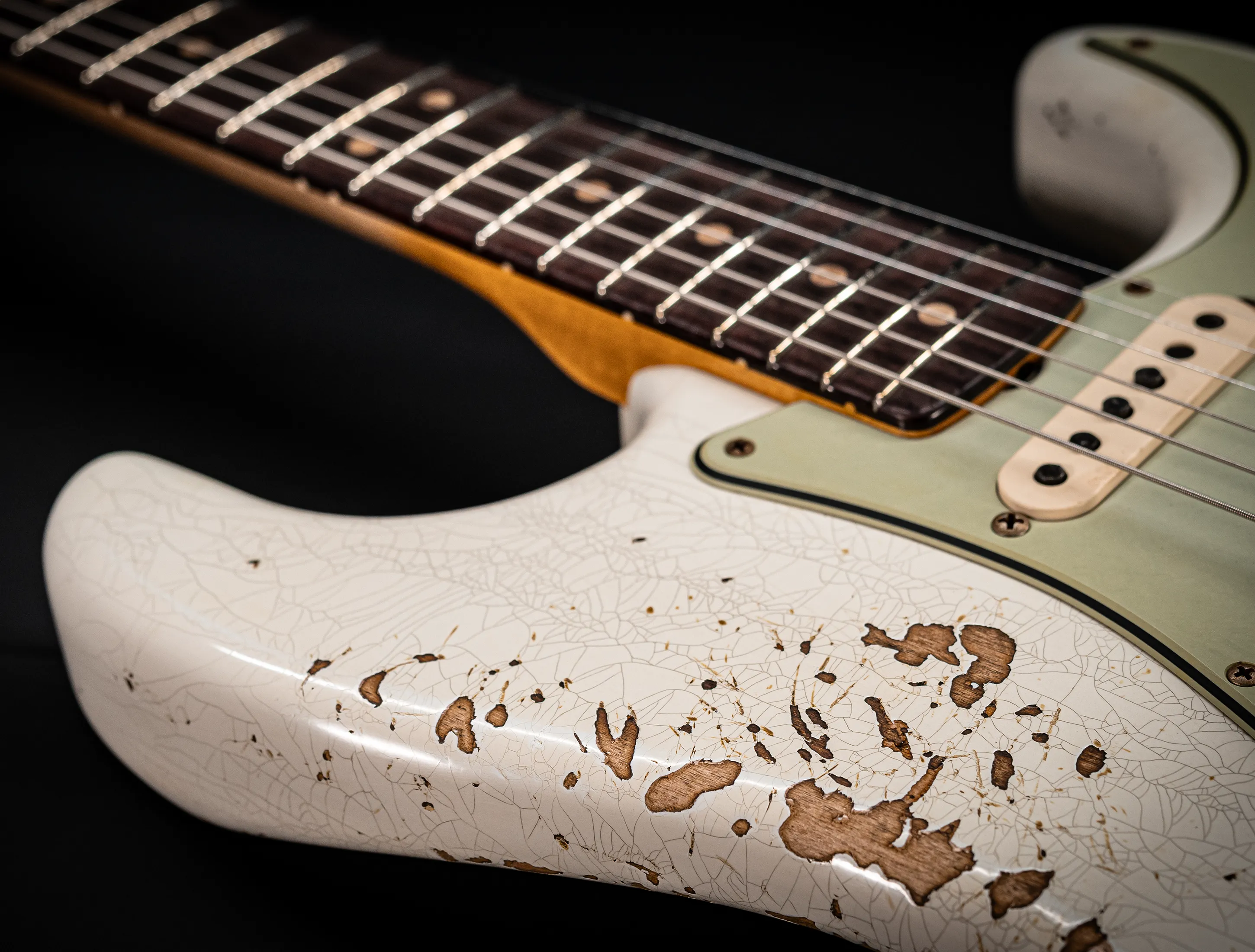 Fender MBD 1963 Stratocaster Heavy Relic - Super Faded Aged Olympic White
