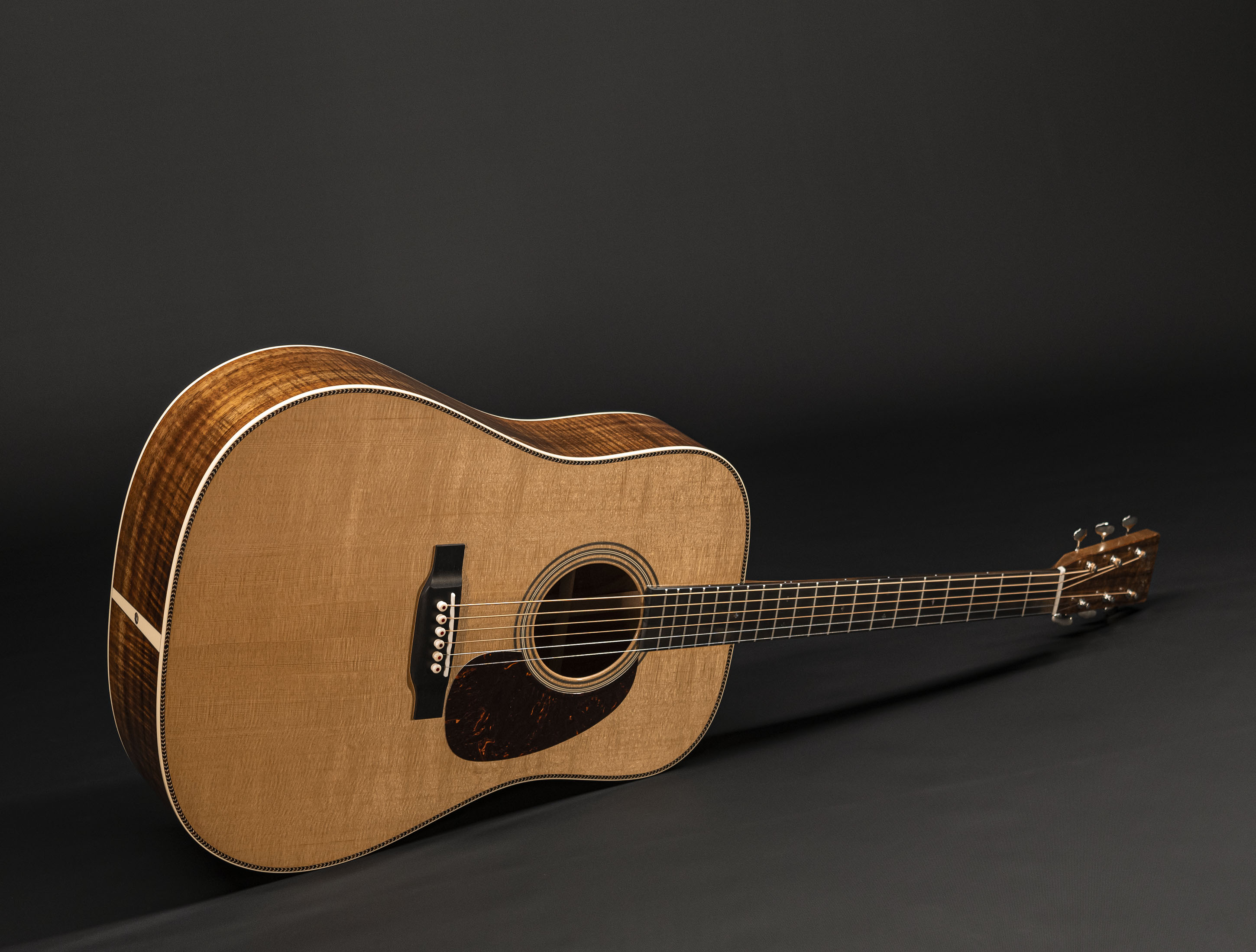 a128159-Martin-Custom-Shop-Super-D-High-Flame-Koa a128159-martin-custom-shop-super-d-high-flame-koa