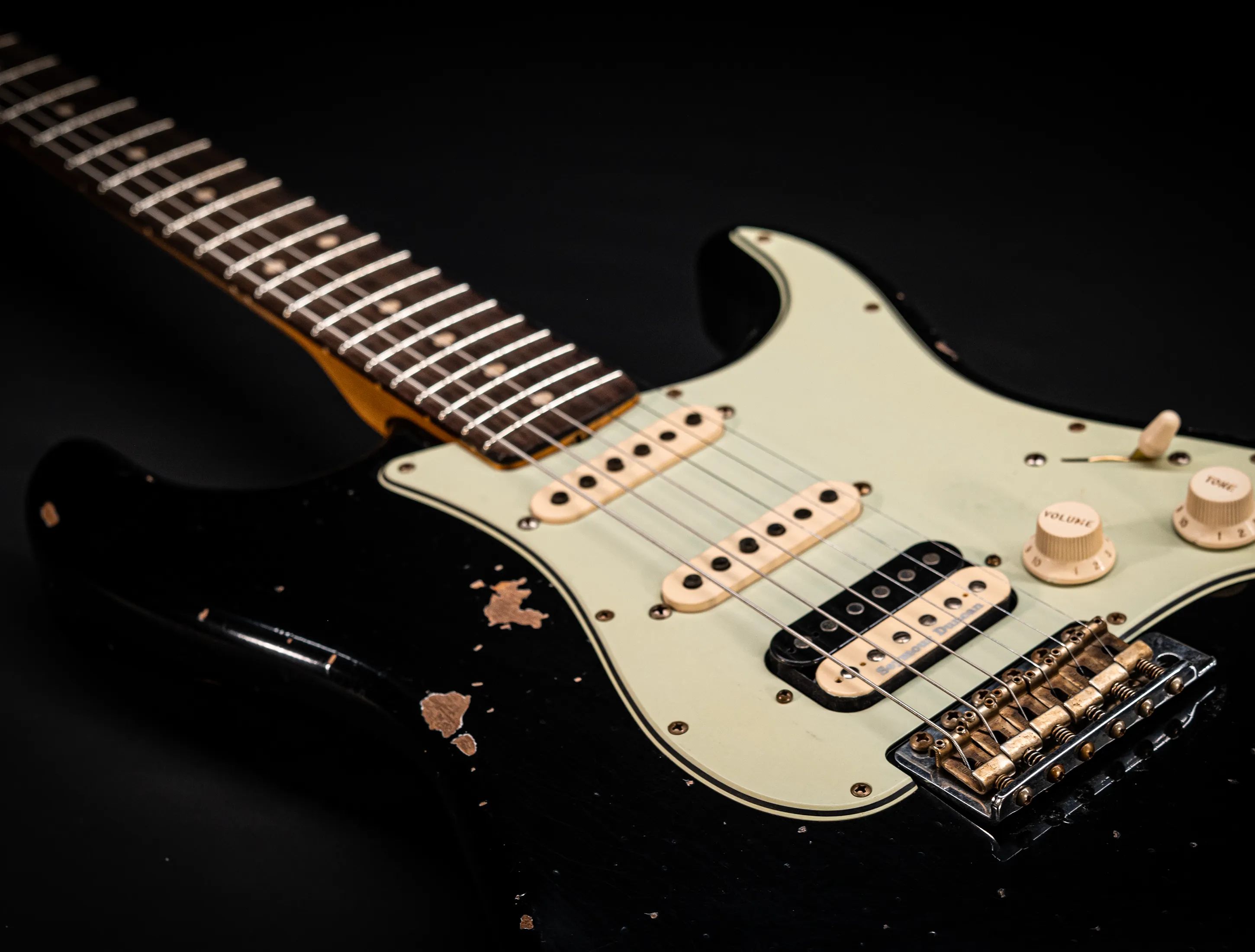 a173103Fender MBD Limited 1963 Humbucker Stratocaster Heavy Relic - Black Muikhaus-Hermann