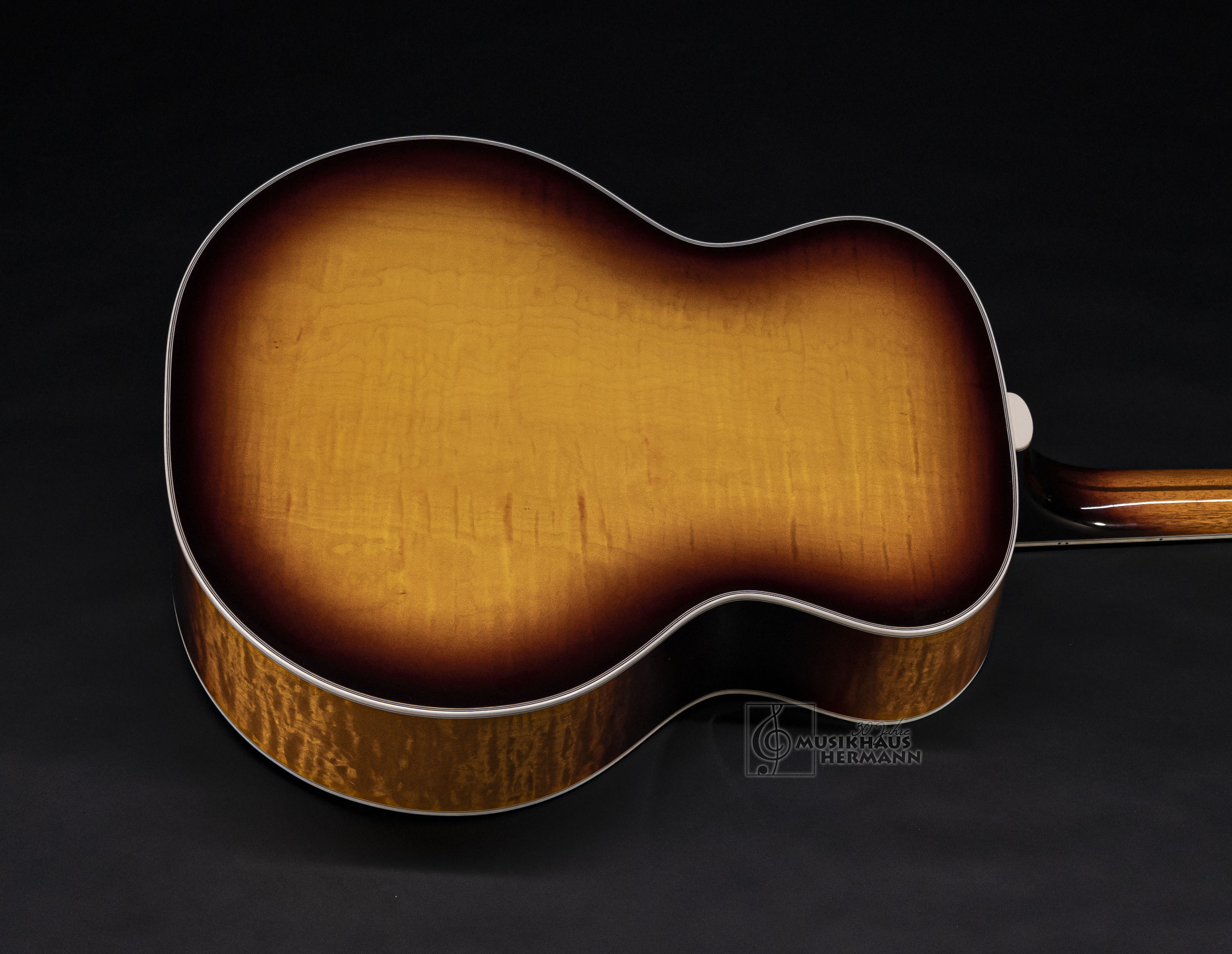 Show gallery (4 images) a10-1826-guild-f-55-maple-atb-antique-burst-usa