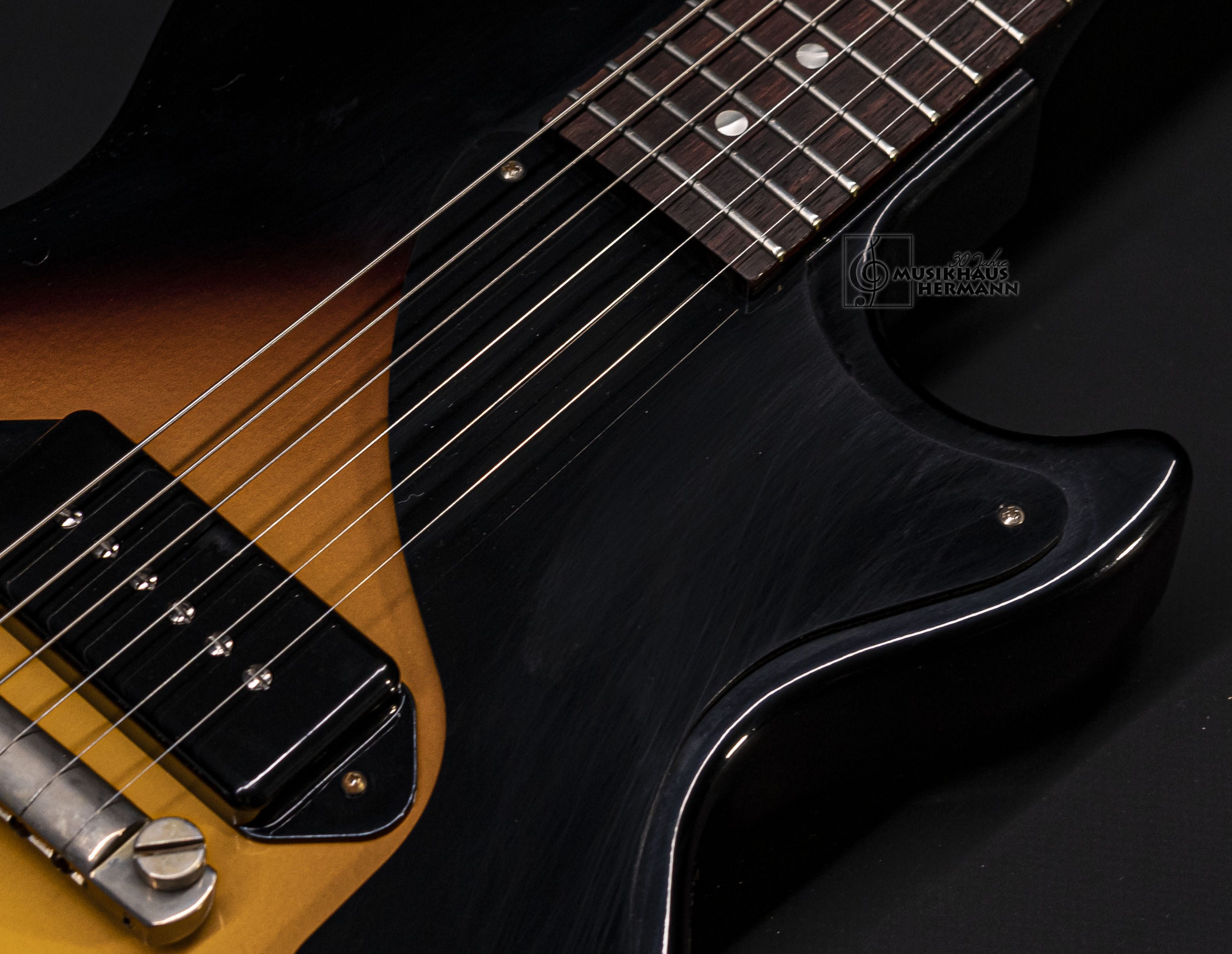 Galerie anzeigen (17 Bilder) a8-8241gibson-les-paul-junior-1957-single-cut-vintage-sunburst