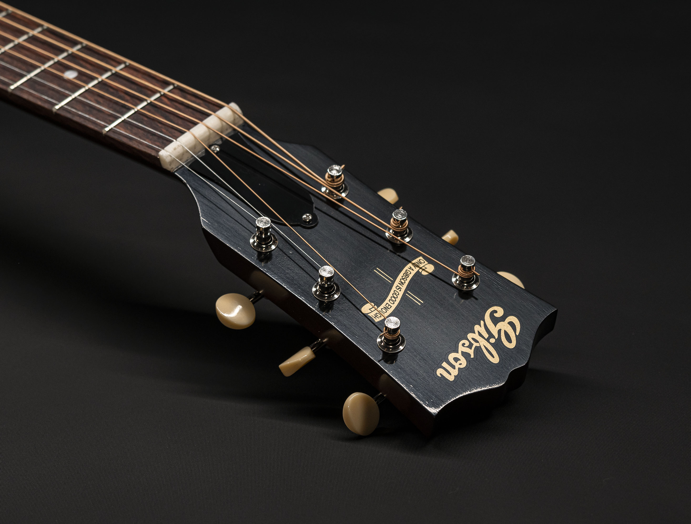 Show gallery (24 images) a133379 gibson-lg-2-1942-banner-vintage-sunburst