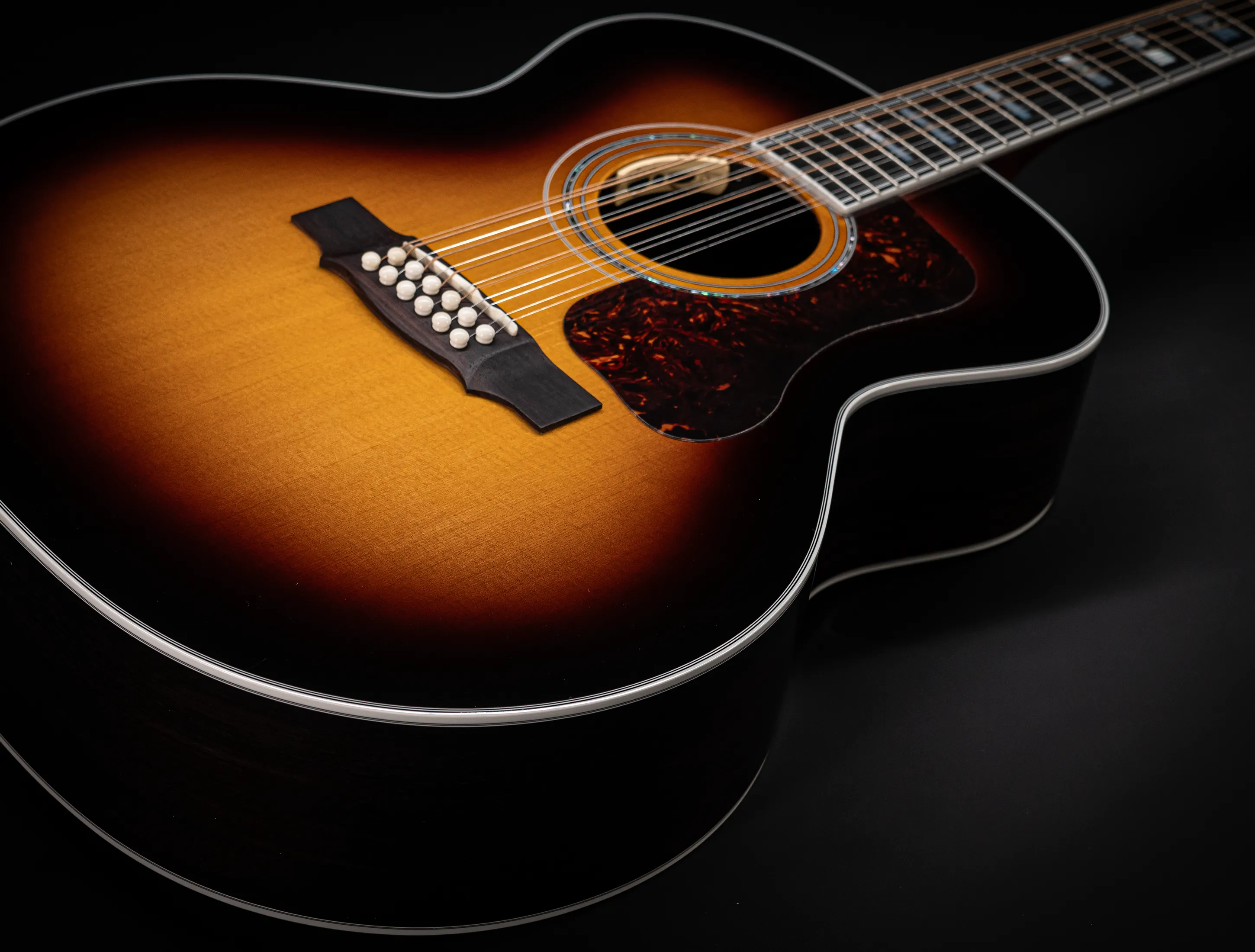 a175742-Guild-F-512E-ATB-Antique-Sunburst-L.R.Baggs-12-Saitig-USA-Musikhaus-Hermann-