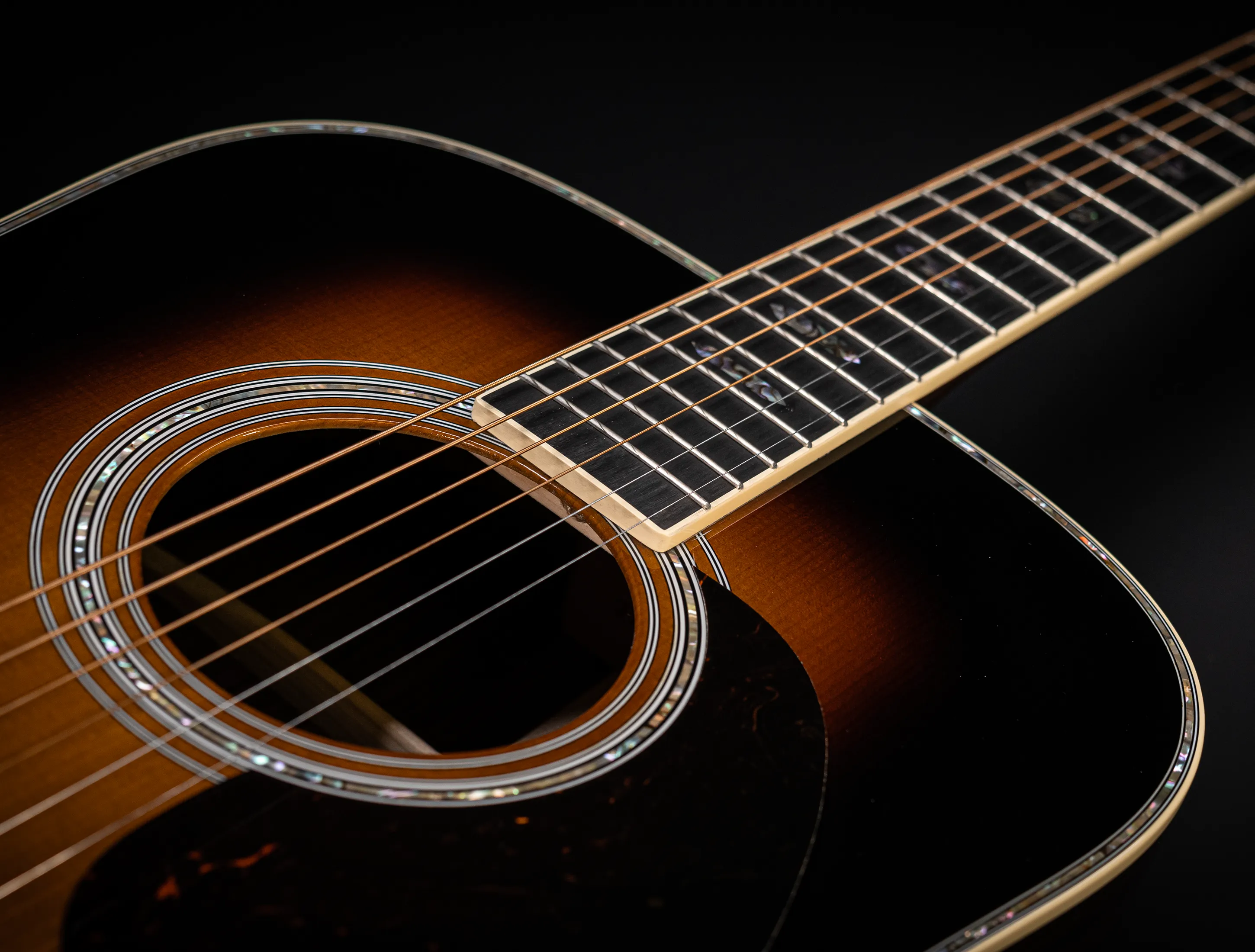 a172090 Martin D-41 (Reimagined) Sunburst Musikhaus-Hermann