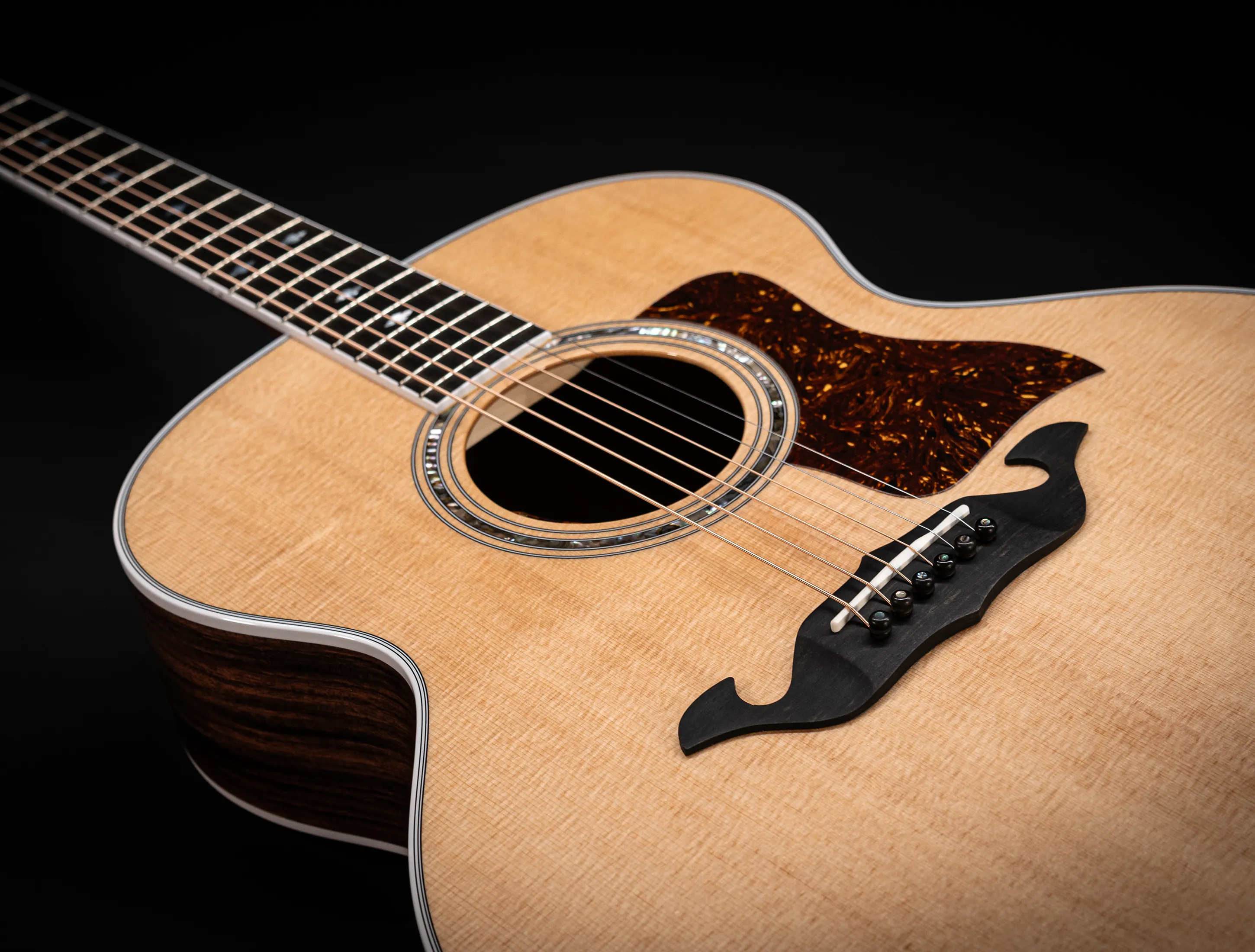 Show gallery (27 images) a165059 Taylor 815e Legacy - First Edition hand signed by Bob Taylor