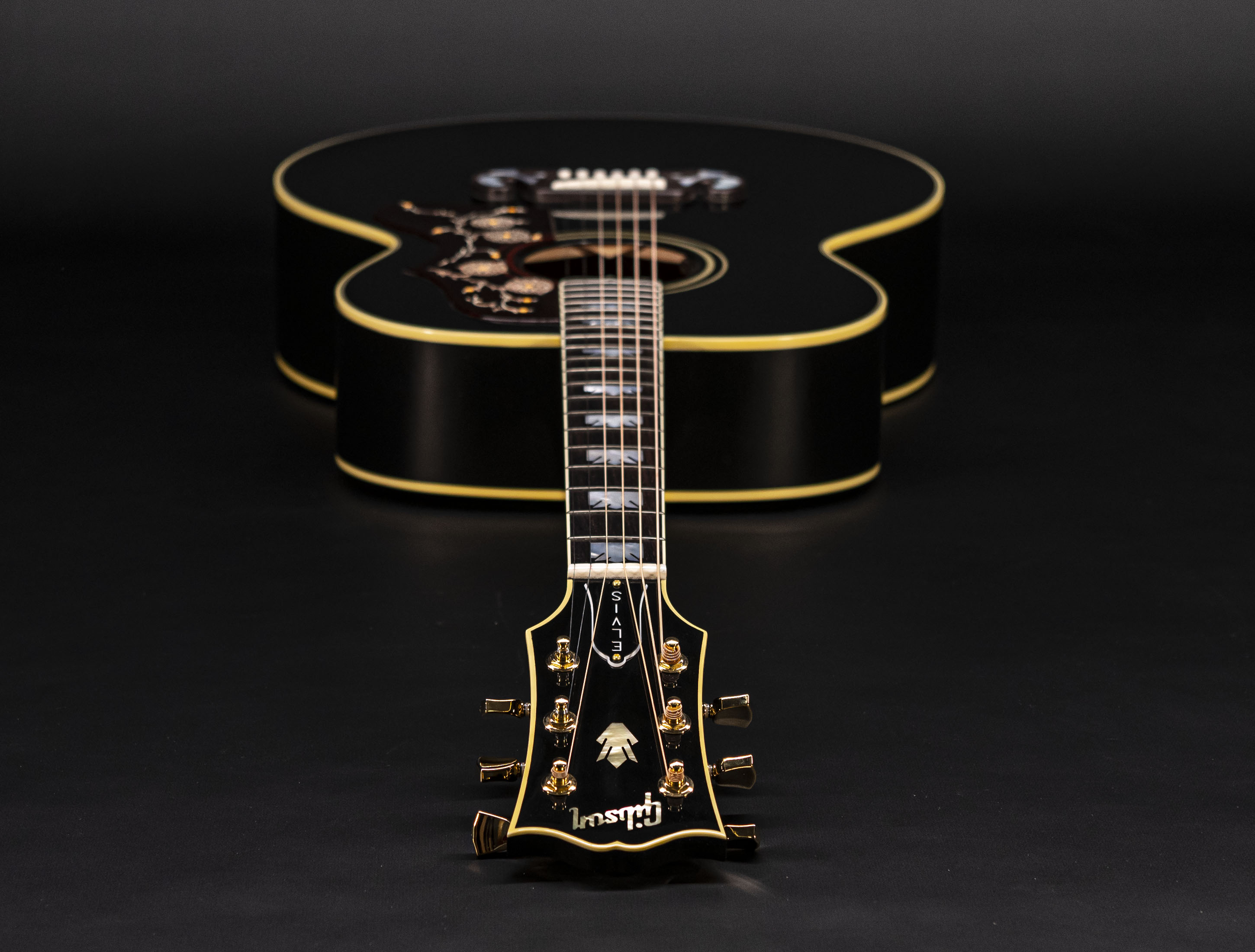 Show gallery (22 images) a110407 gibson-elvis-sj-200-signature-the-king-of-rock-and-roll-ebony