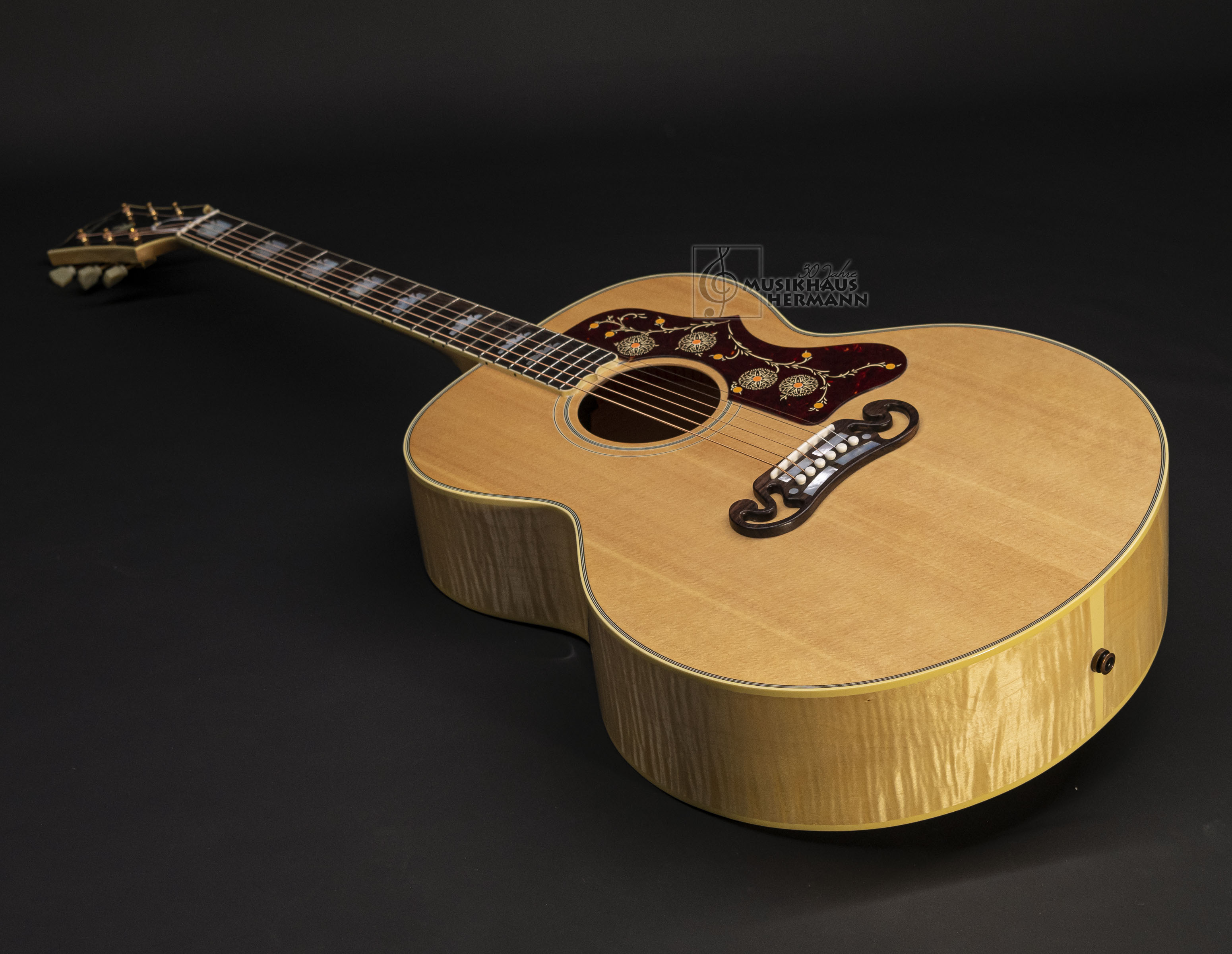 Show gallery (15 images) a8-6864-gibson-sj-200-original-an-antique-natural