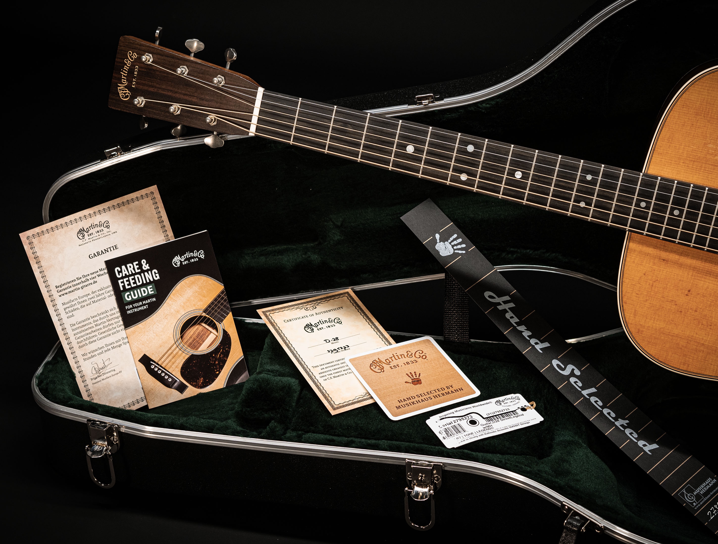 Show gallery (26 images) a153381-Martin-D-28-StreetLegend-musikhaus-hermann