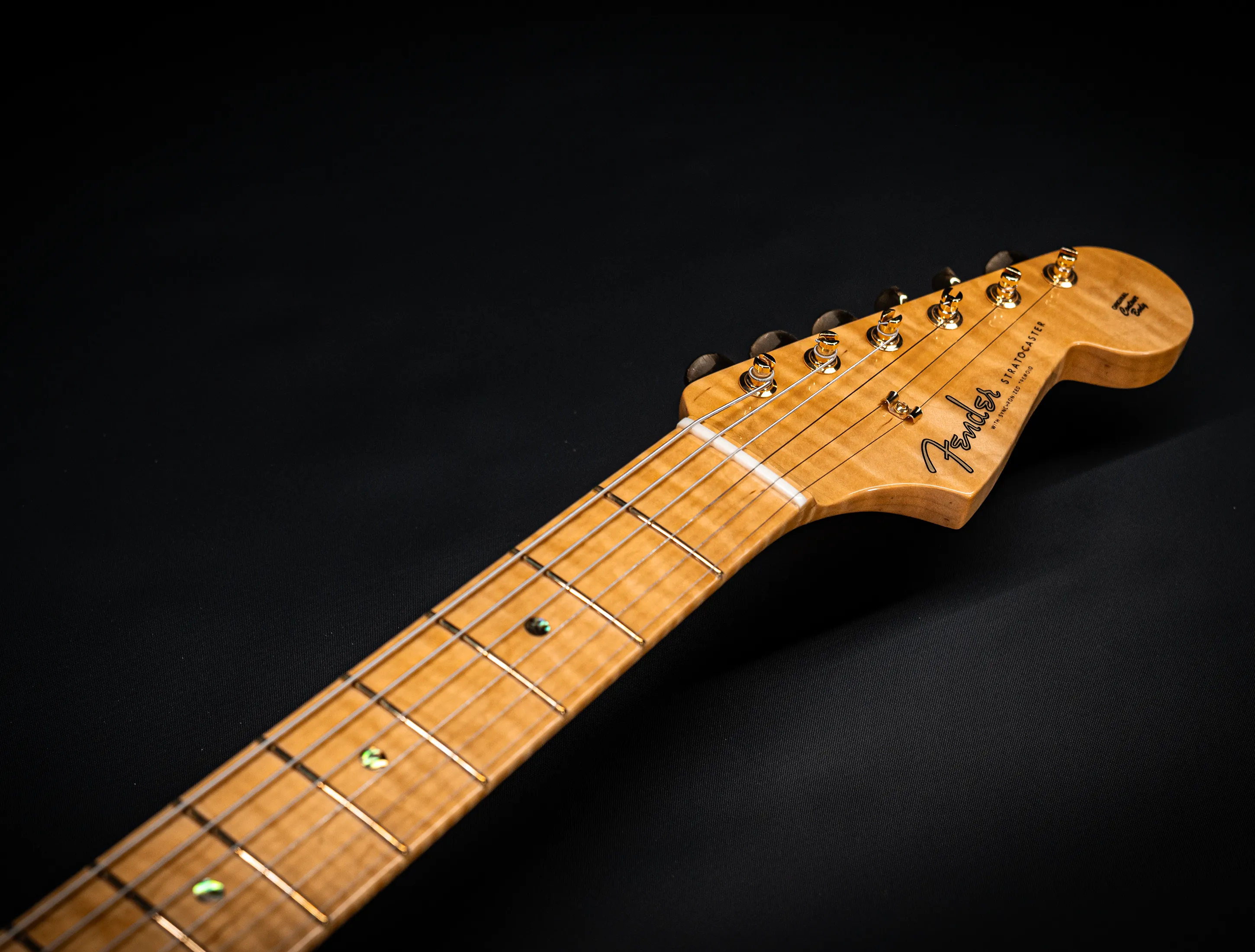 Fender 70th Anniversary Limited Stratocaster NOS Mastergrade Flame AAAA Neck - Aztec Gold