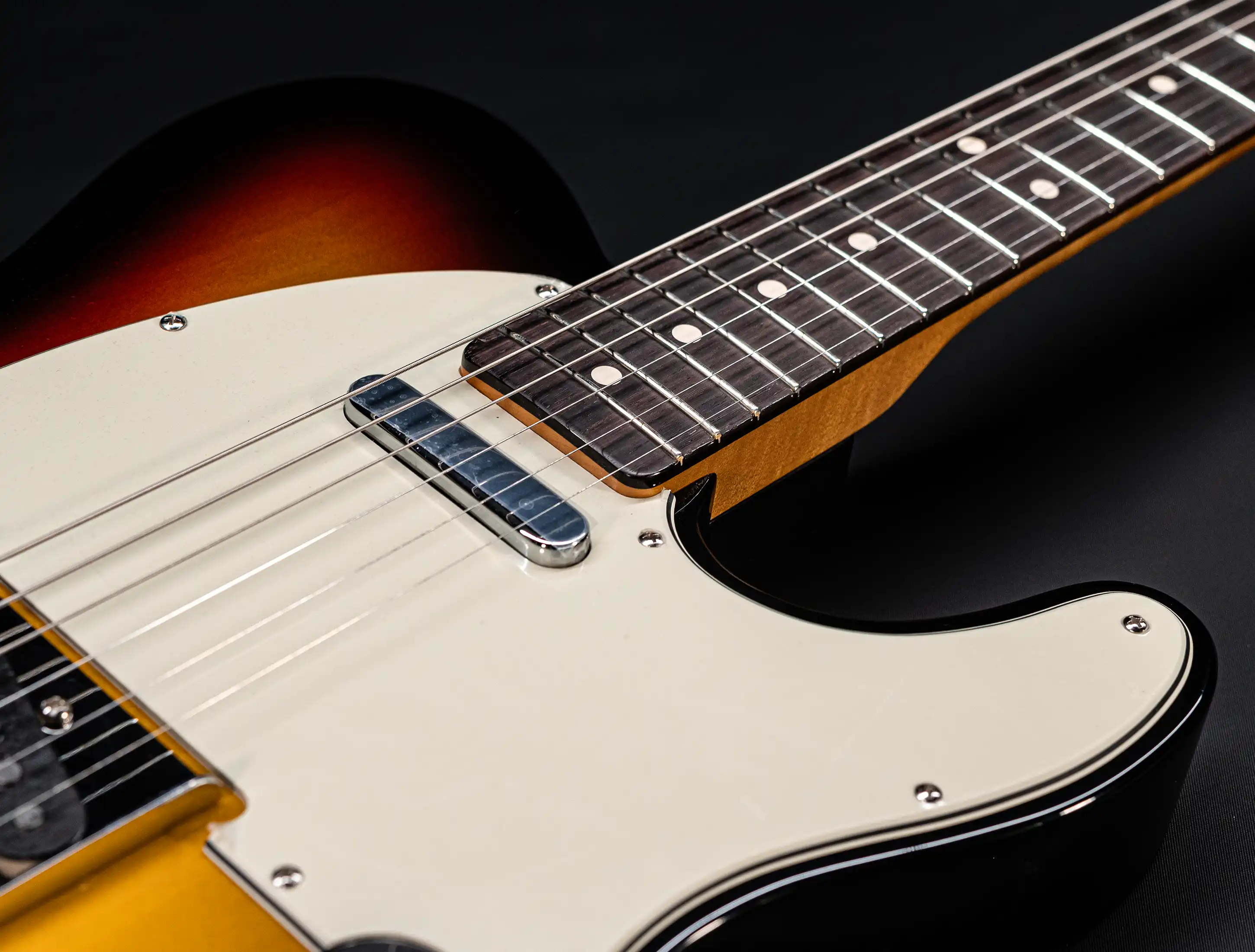 a154583 Fender-MBD-Limited-1963-Telecaster-Timeless-NOS-flame-Neck-Sunburst