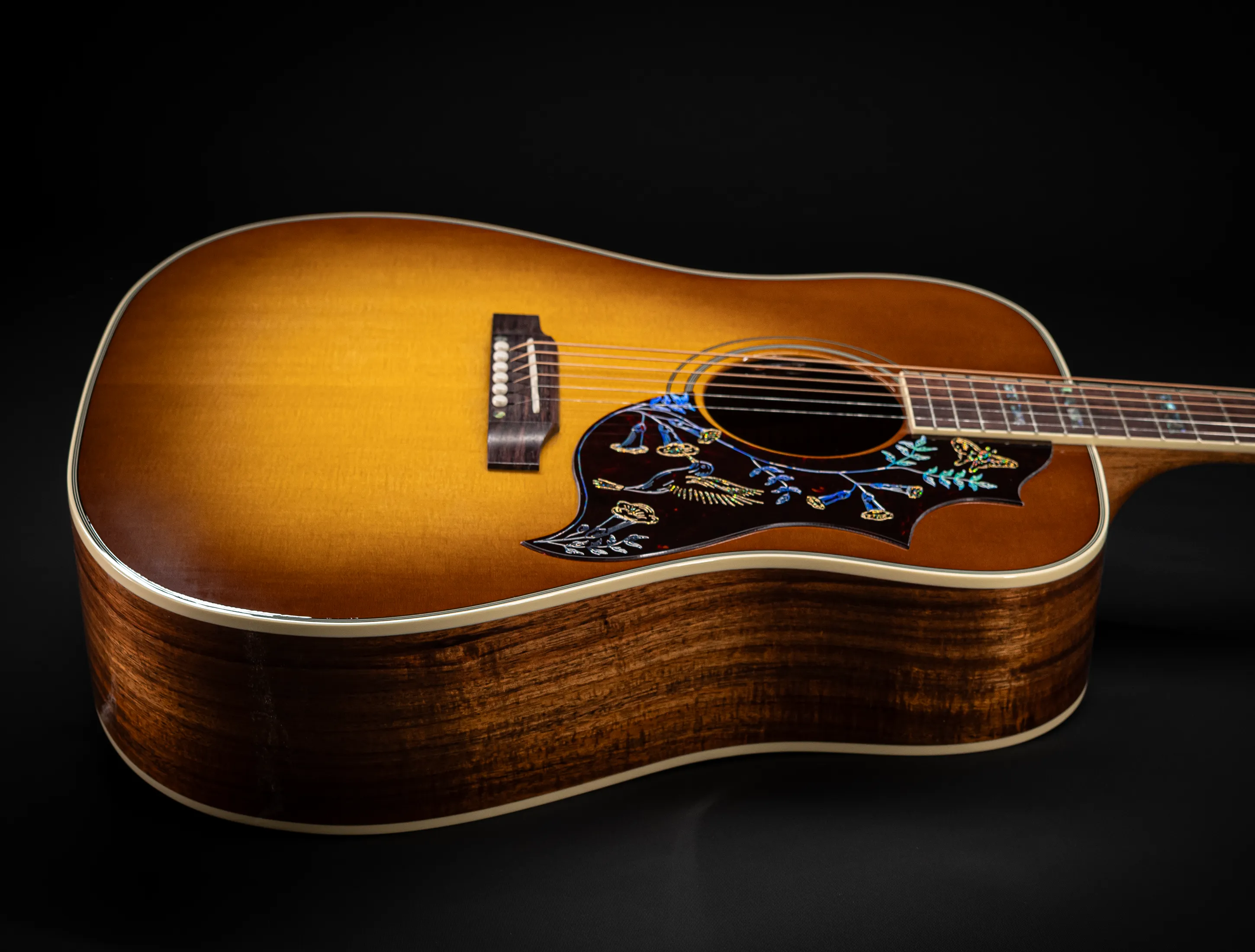 Gibson Hummingbird Elegant Koa - Honey Burst