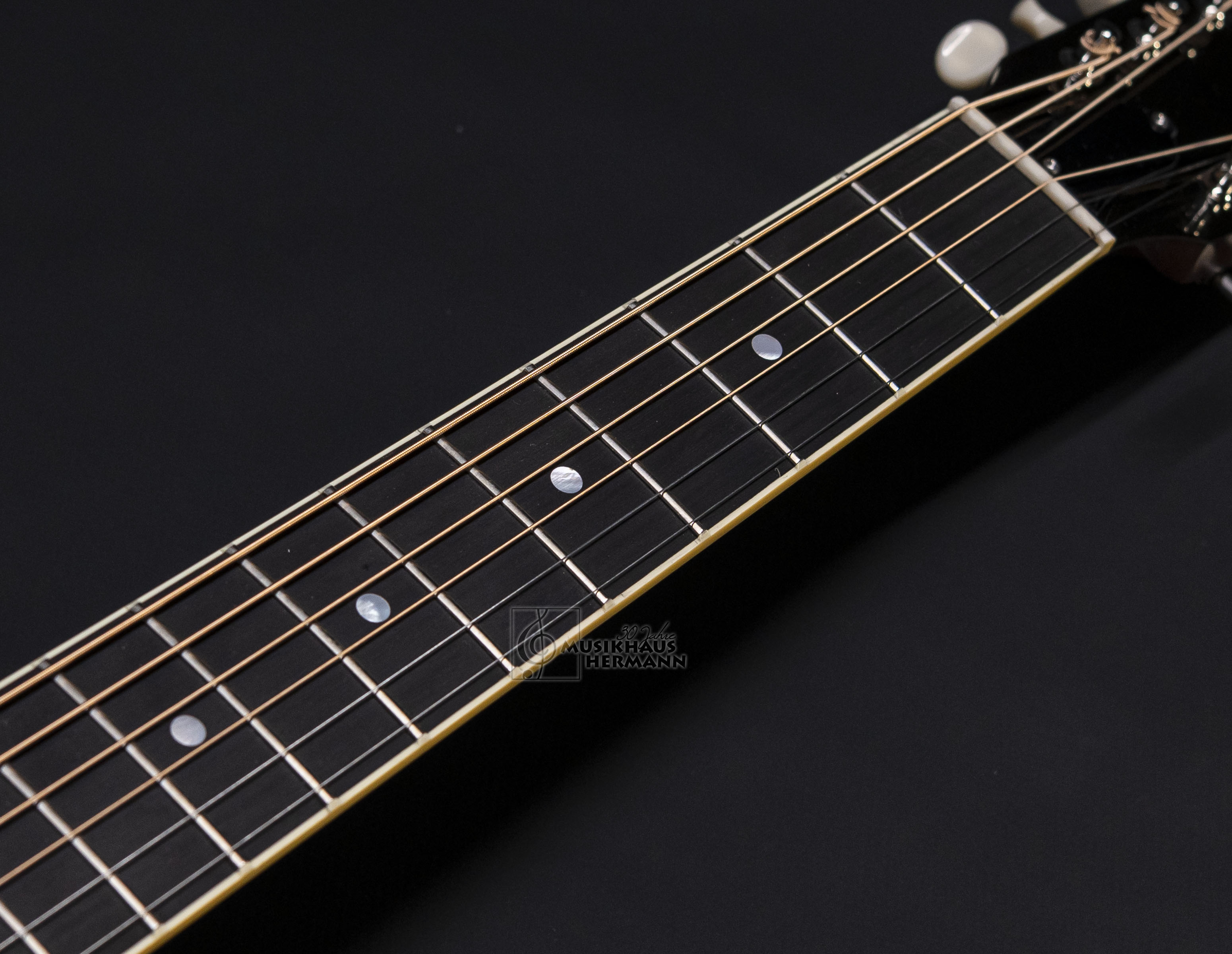 Galerie anzeigen (16 Bilder) a8-8192 gibson-1939-j-55-faded-vintage-sunburst