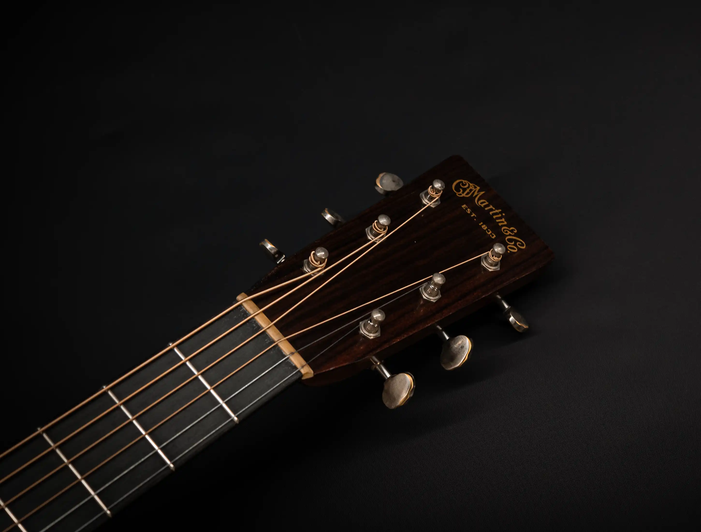 Show gallery (23 images) a154272 Martin-Custom-Shop-000-28-Authentic-1937-Vintage-Low-Gloss-Stage-1-Aging