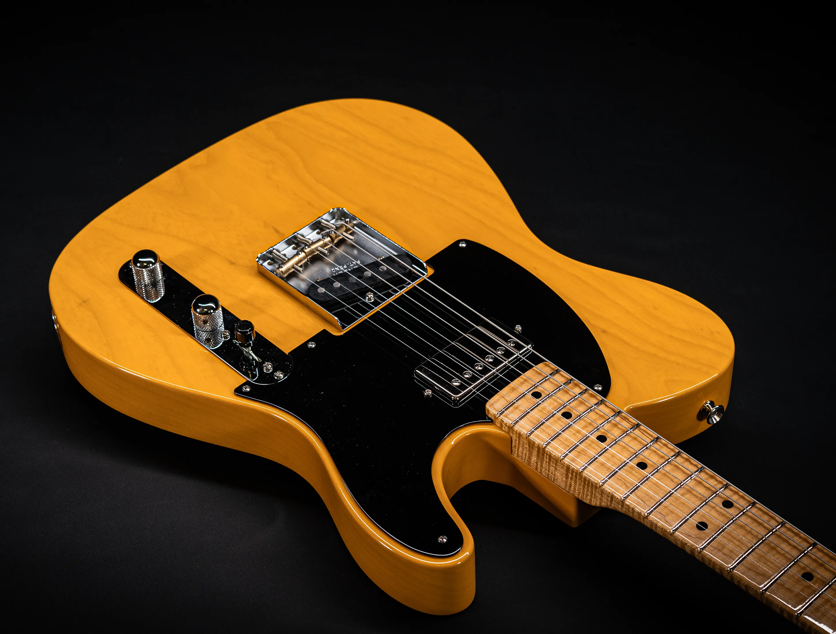 a175681-Fender-MBD- Limited-1952-Humbucker-Telecaster-Timeless-NOS-flame-Neck-Aged-Butterscotch-Blonde-