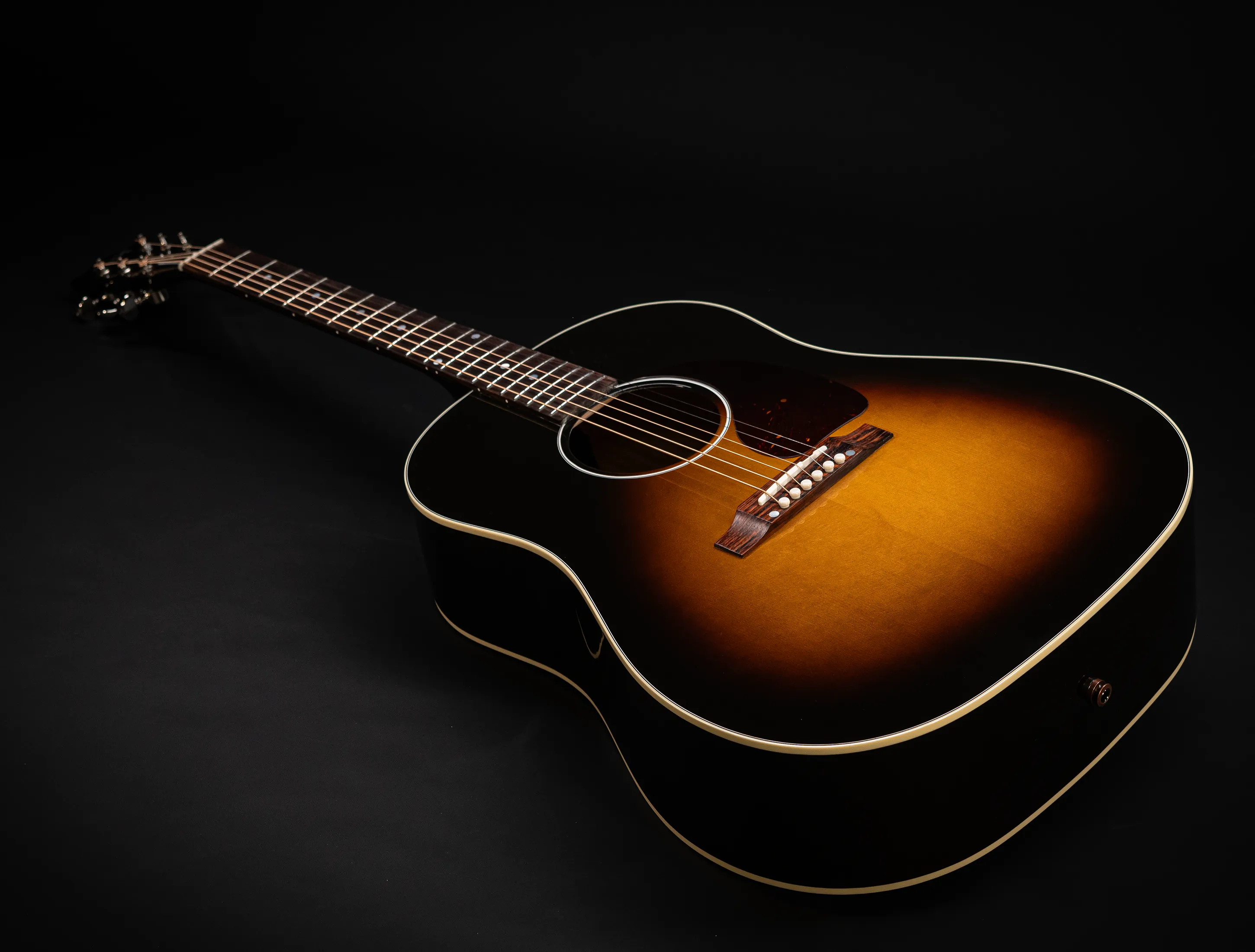Show gallery (23 images) a170018 Gibson J-45 Standard - Vintage Sunburst