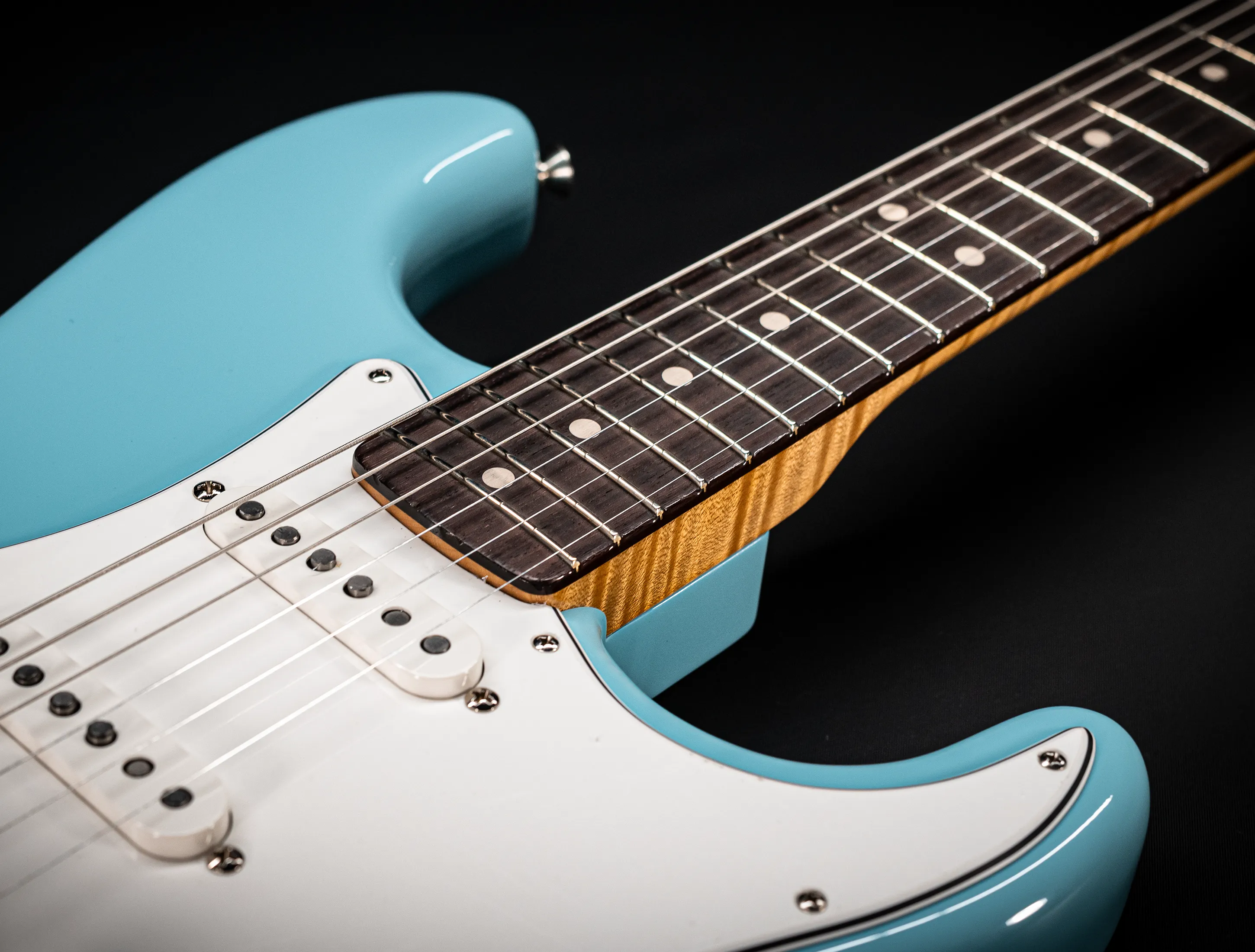 Fender MBD 1963 Stratocaster Prestige NOS flame Neck - Daphne Blue