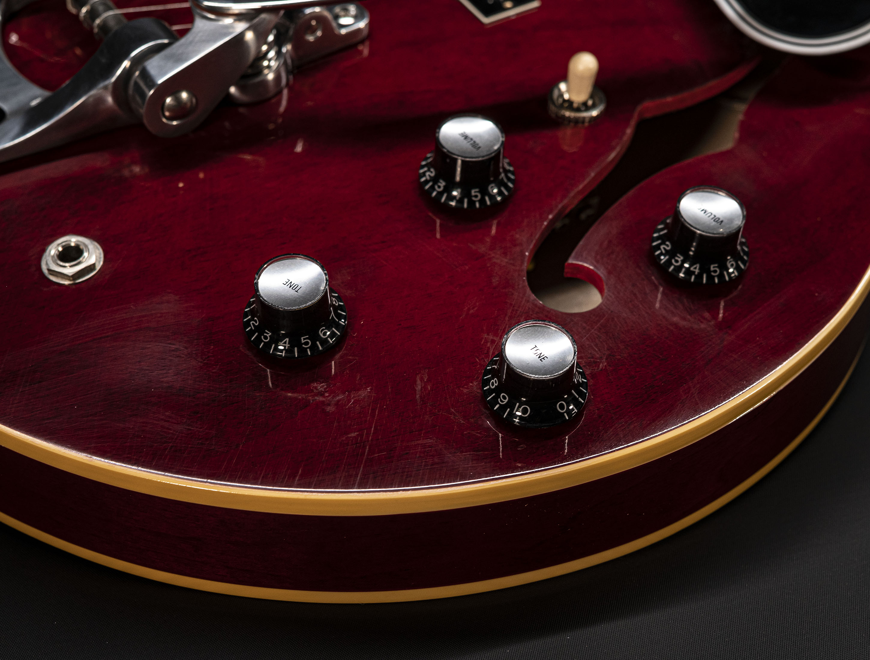 a139607 gibson-es-335-1964-bigsby-custom-shop-murphy-lab-authentic-light-aged-antique-viking-red