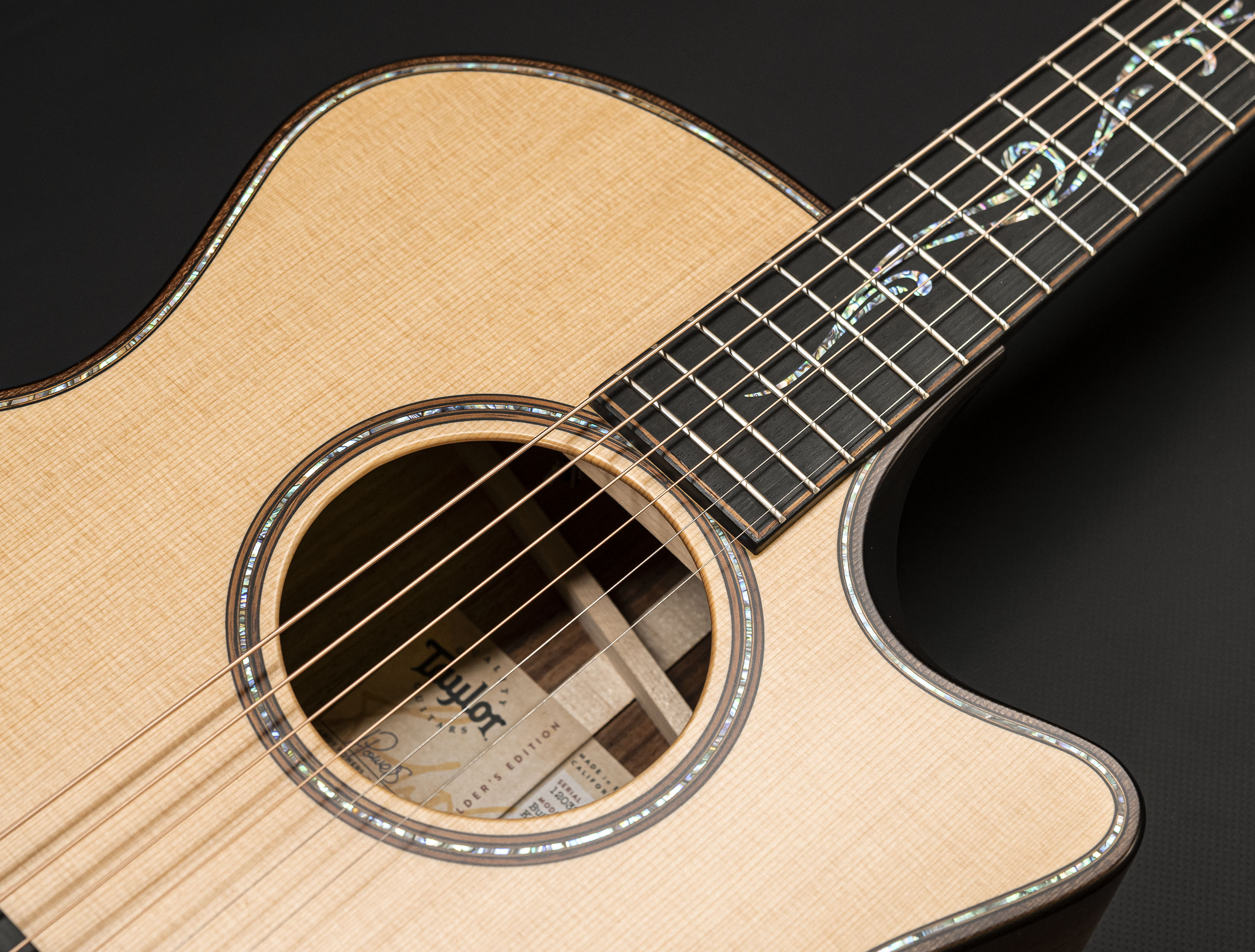 Galerie anzeigen (25 Bilder) a116912-taylor-builders-edition-k14ce-be-koa