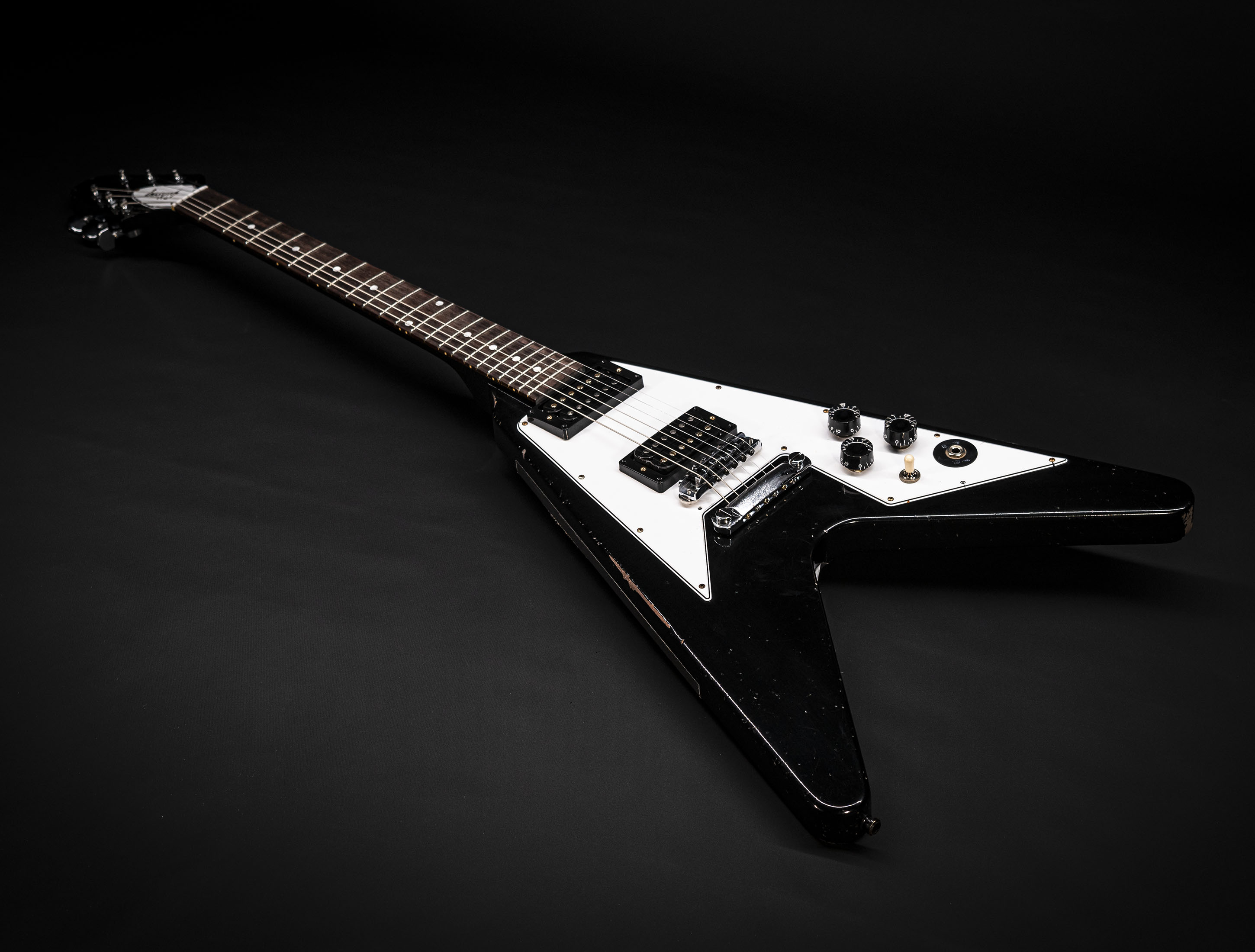 a133625-Gibson-Kirk-Hammett-1979-Flying-V-Ebony a133625-gibson-kirk-hammett-1979-flying-v-ebony