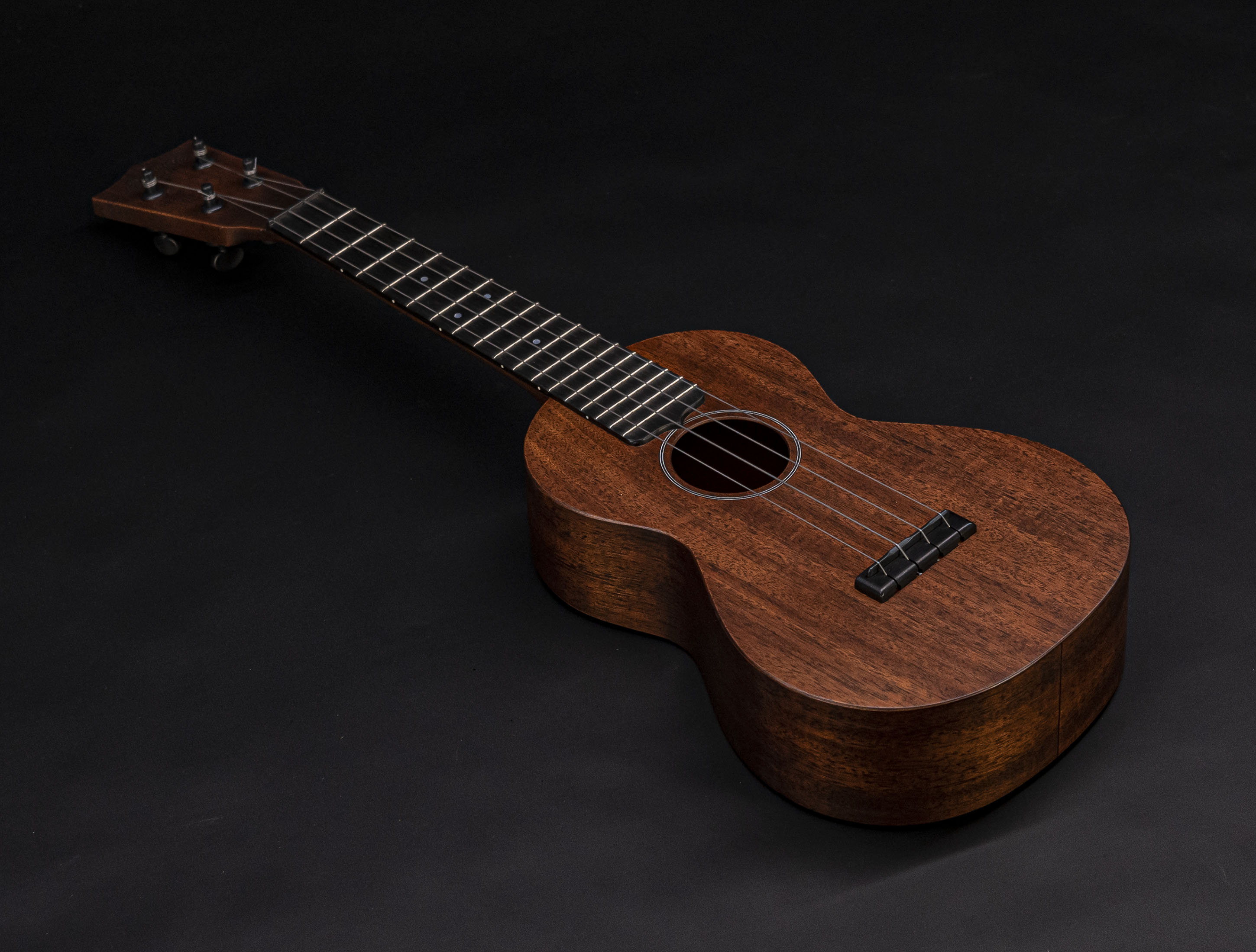 Galerie anzeigen (17 Bilder) a10-8951-martin-concert-fsc-uke-ukulele