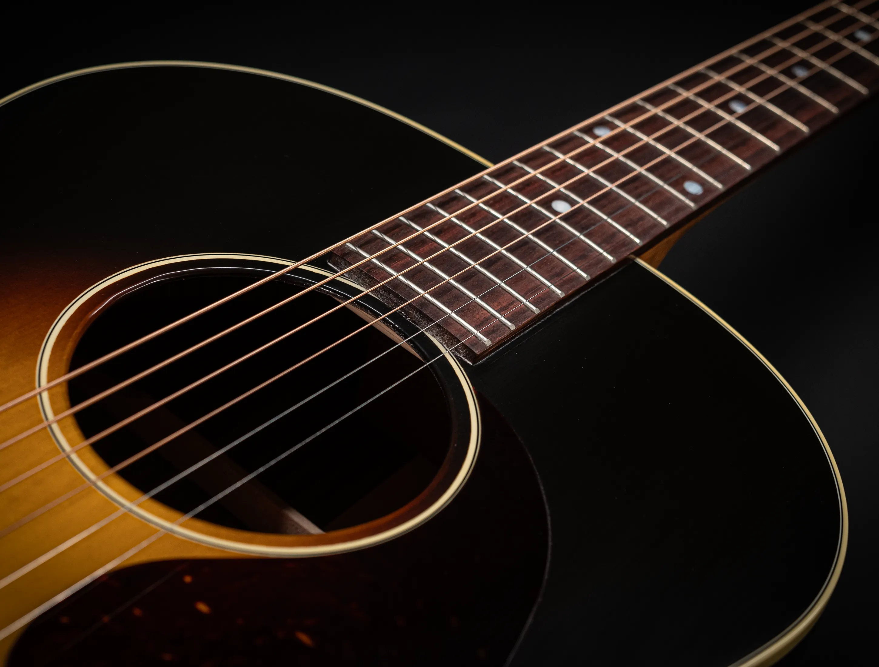 Show gallery (30 images) a175806-Gibson-J-45-Rosewood-EARLY-50s-Golden-Era-Custom-Shop-Adirondack-Vintage-Sunburst-Musikhaus-Hermann-