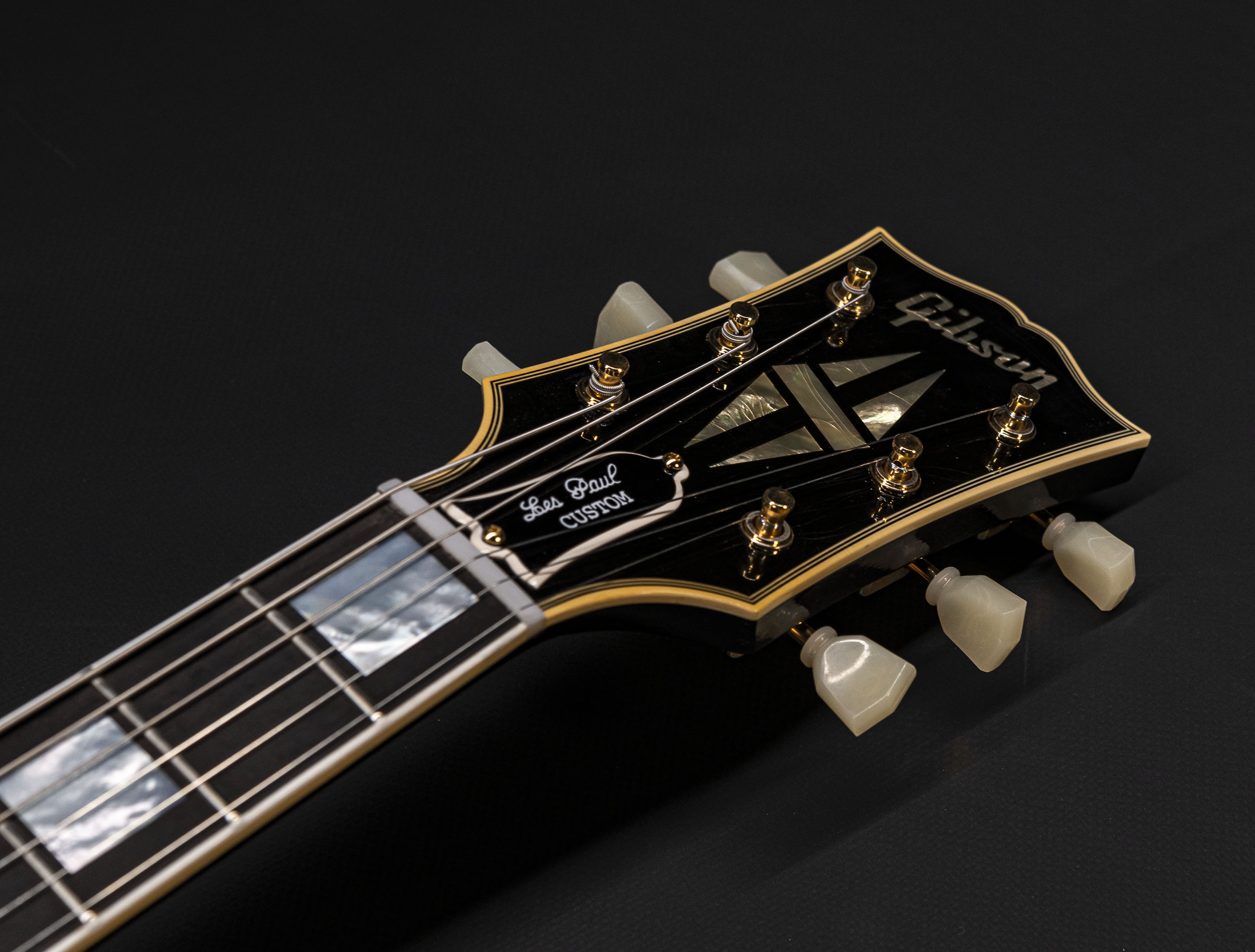 a125427-Gibson-1957-Les-Paul-Custom-Reissue-2PU-Murphy-Lab-Ultra-Light-Aged-Ebony25QZ2HZeV3VZg a125427-gibson-1957-les-paul-custom-reissue-2pu-murphy-lab-ultra-light-aged-ebony25qz2hzev3vzg