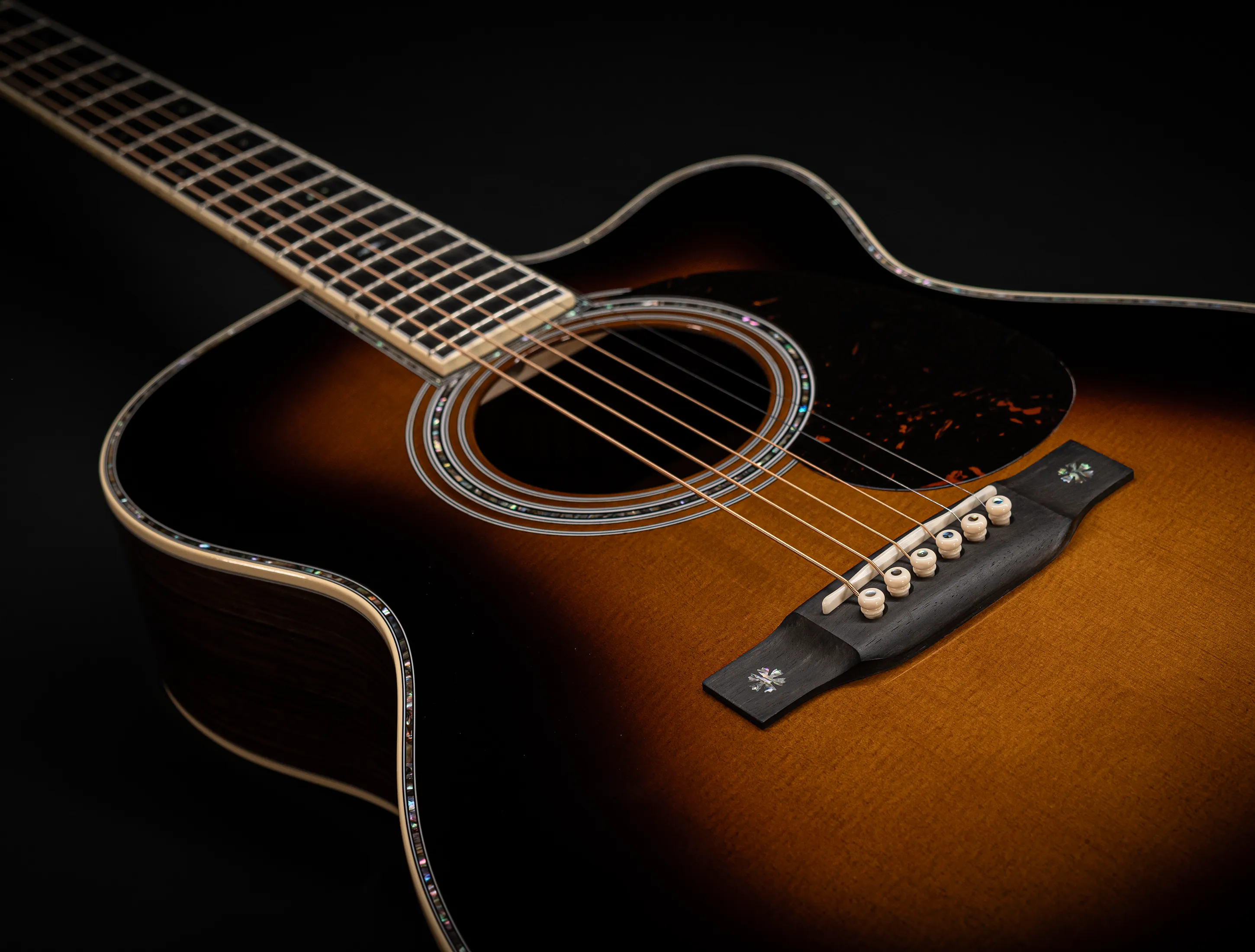 Show gallery (33 images) a162218 Martin 000-42C Custom Shop Golden Era Cutaway 1935 Sunburst