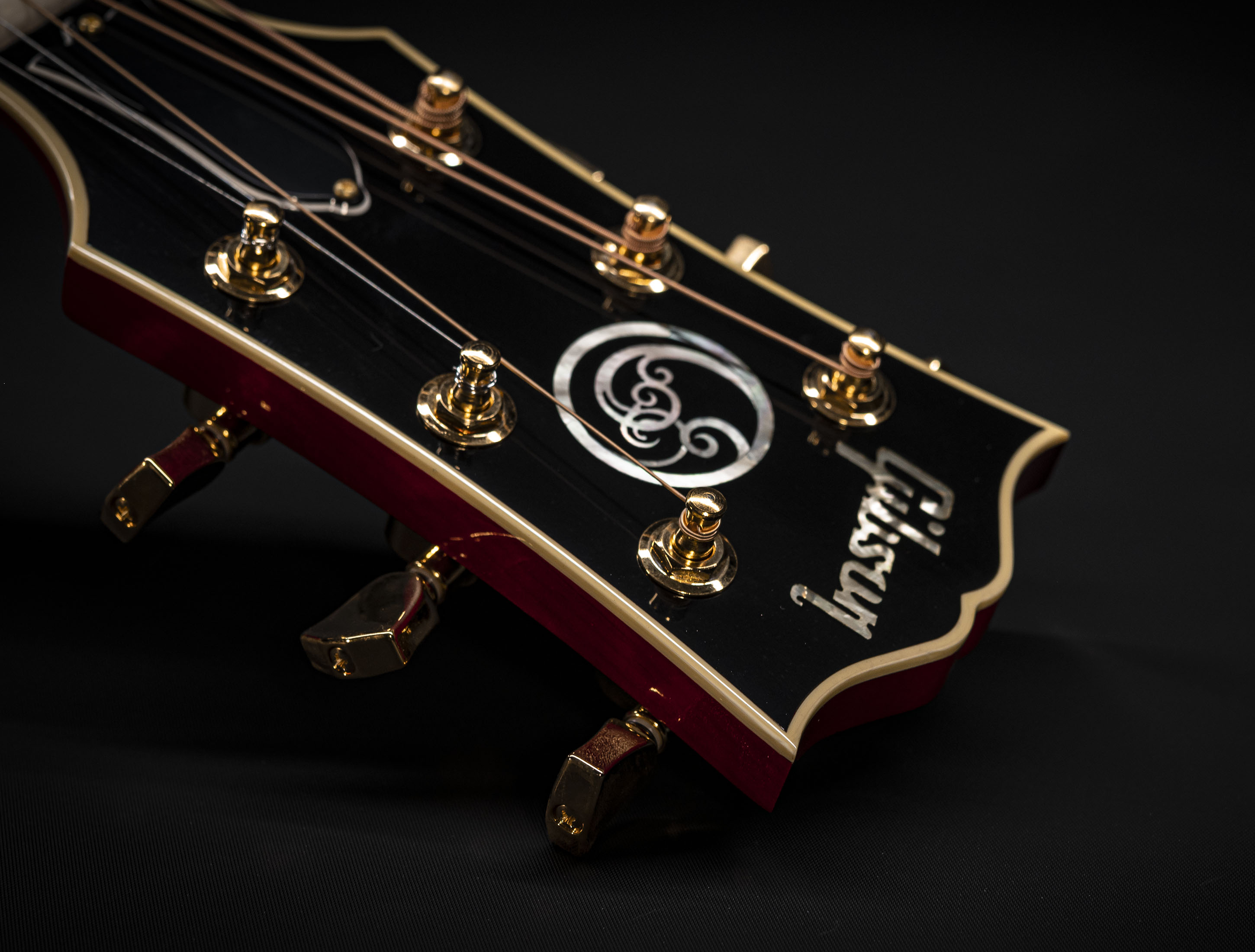 a134067_Gibson-Orianthi-SJ-200-AAA-Flame-Maple-Cherry a134067 gibson-orianthi-sj-200-aaa-flame-maple-cherry