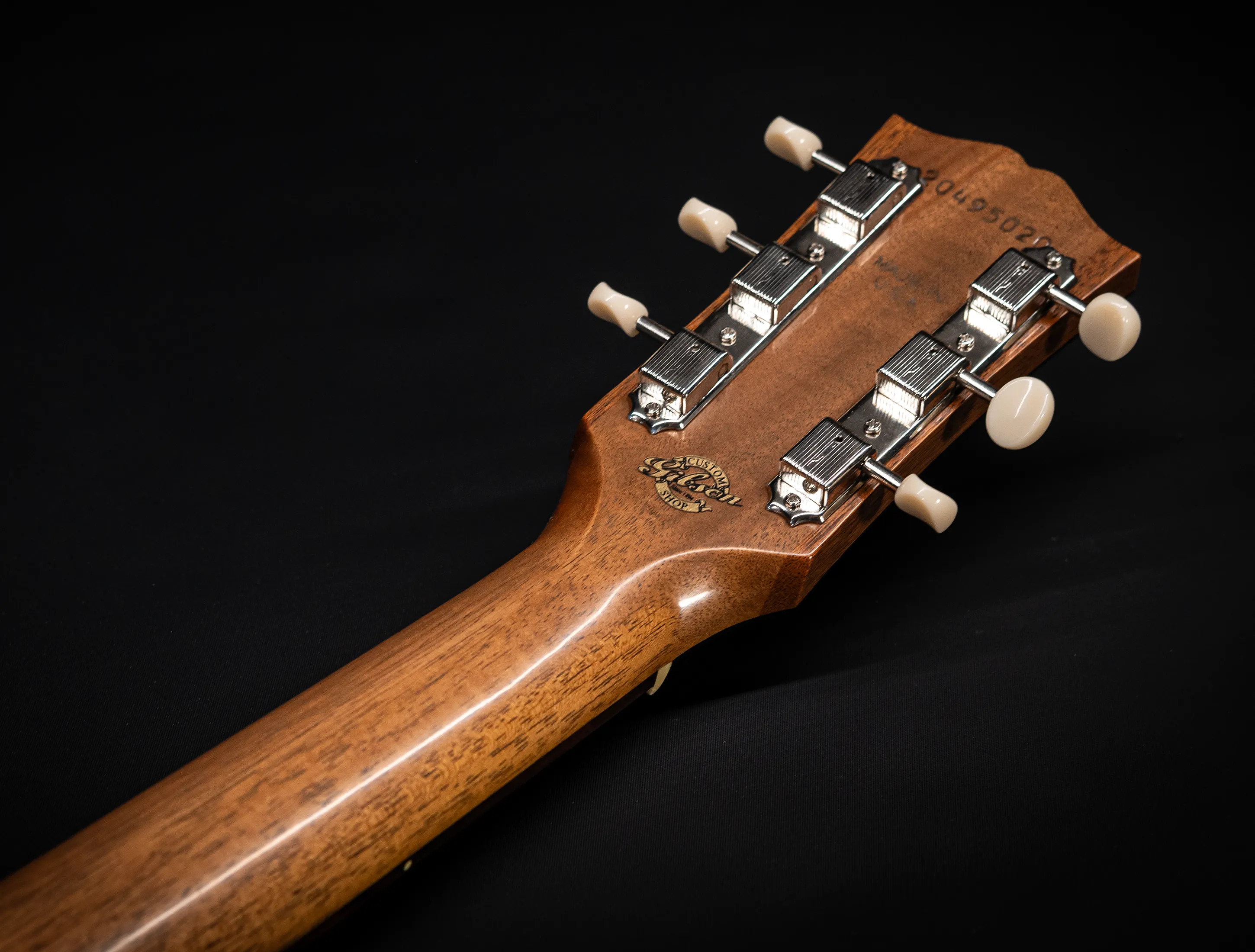 Show gallery (30 images) a175815-Gibson-J-45-Rosewood-EARLY-50s-Golden-Era-Custom-Shop-Adirondack-Vintage-Sunburst-Musikhaus-Hermann-